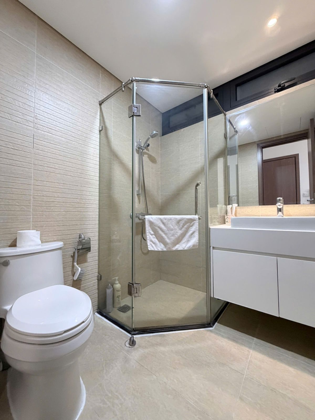 Neon Suite 2PN S3.0608A - Vinhomes Skylake