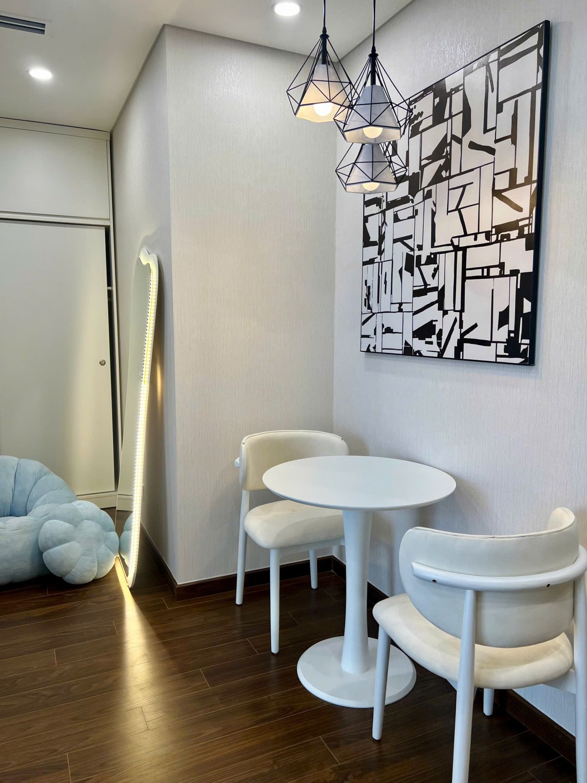 Mây Trắng Studio A.2812A - Homestay Vinhomes Smart City