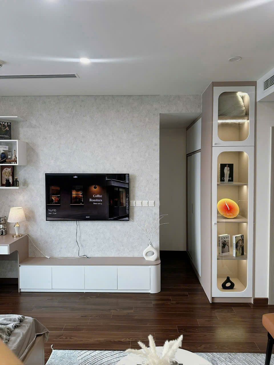 Mây Êm Studio A.3822 - Vinhomes Smart City