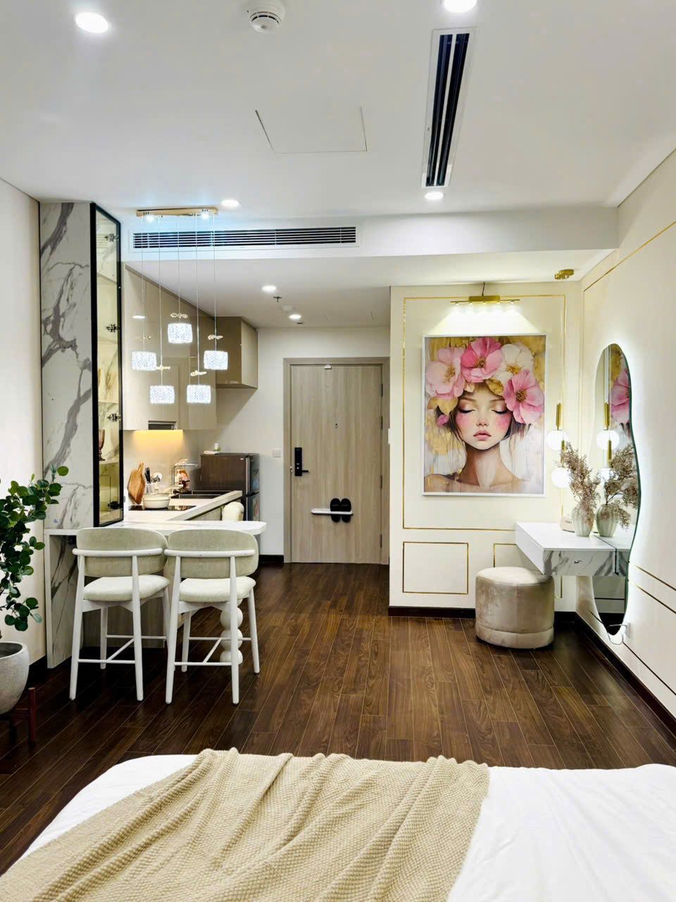 Lá Bình Yên Studio B.2910 - Vinhomes Smart City