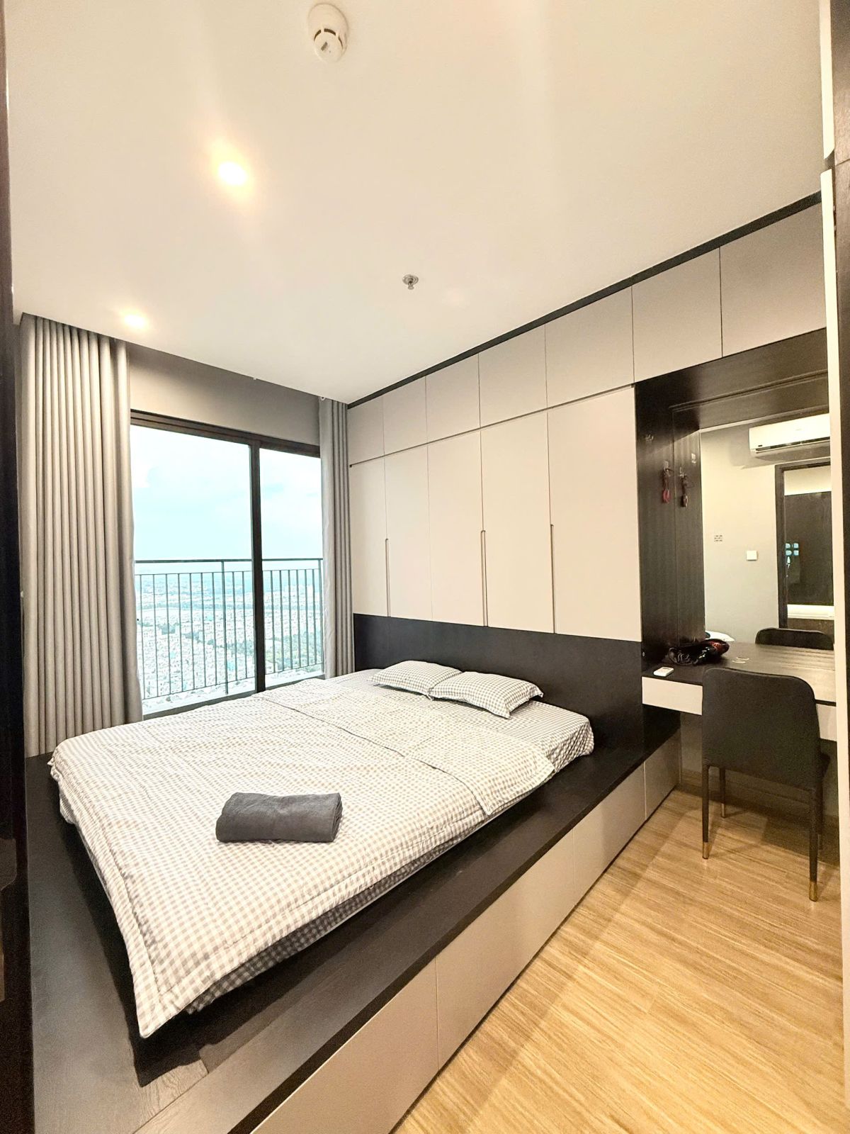Mira 2PN P4.3018 - Vinhomes Ocean Park 1