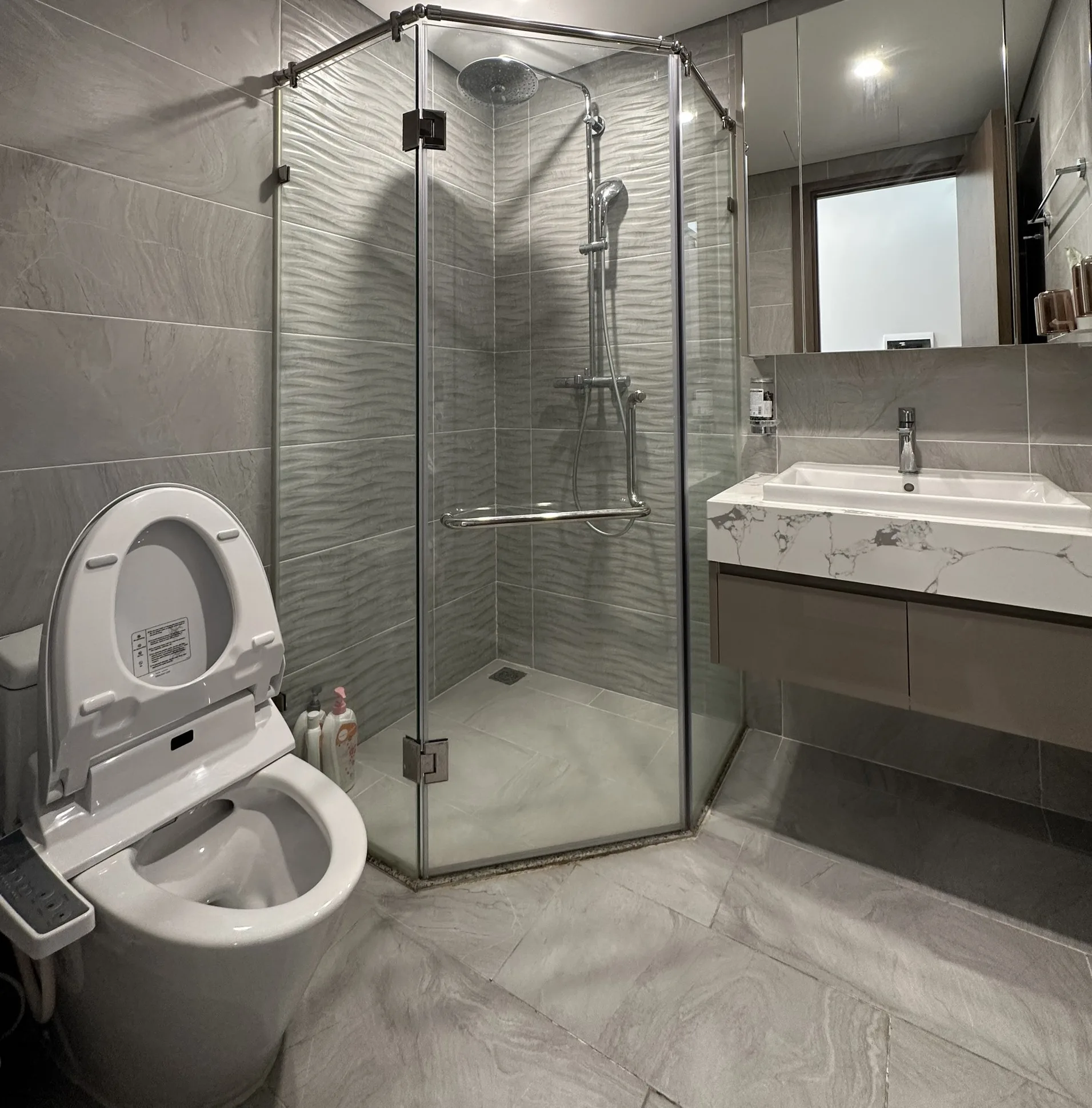 Tonkin 2-Vinhomes Smart City, view bể bơi, có máy chiếu