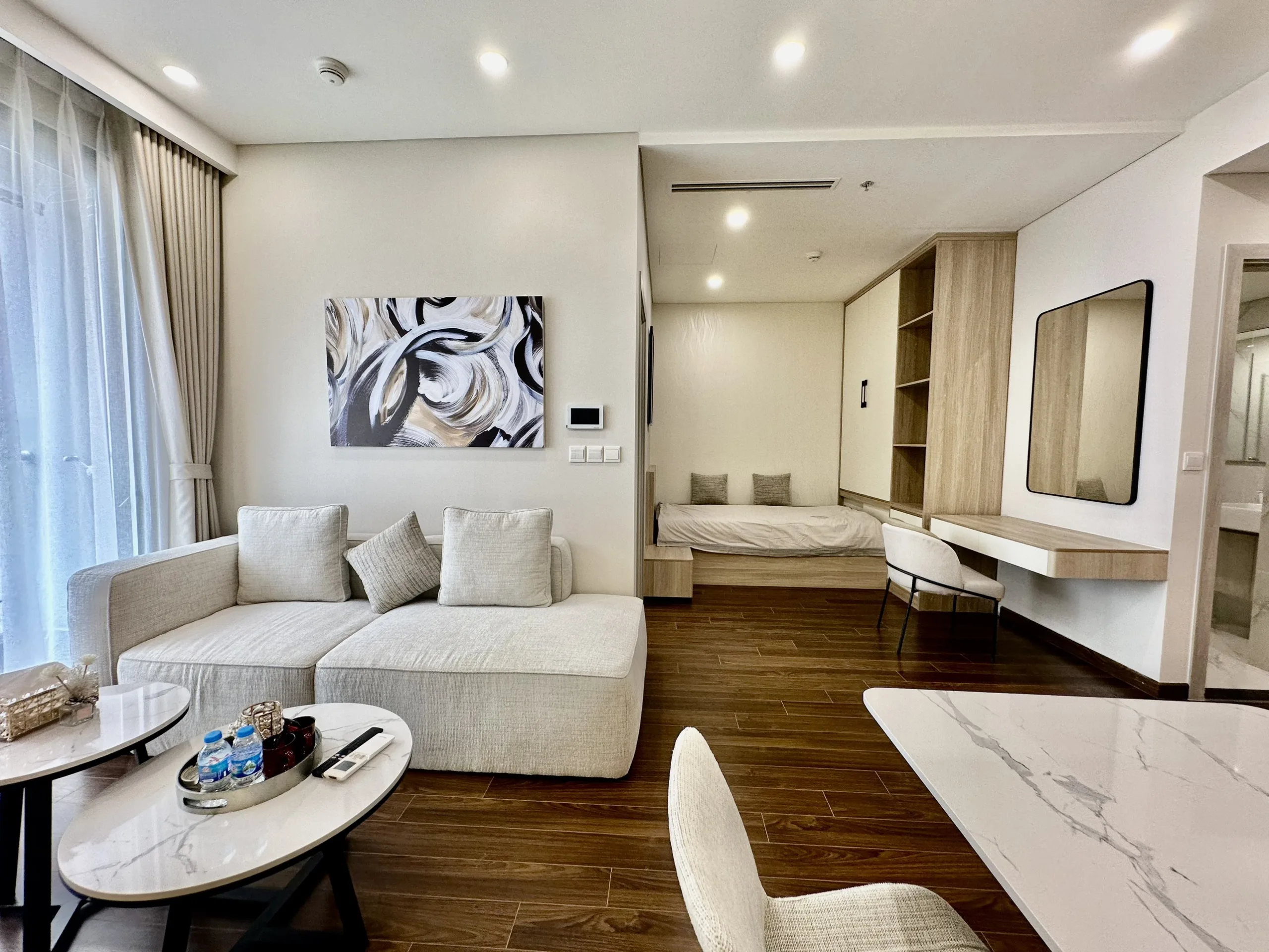 Căn hộ dịch vụ 1PN+ Vinhomes Smart City tòa Masteri 5*