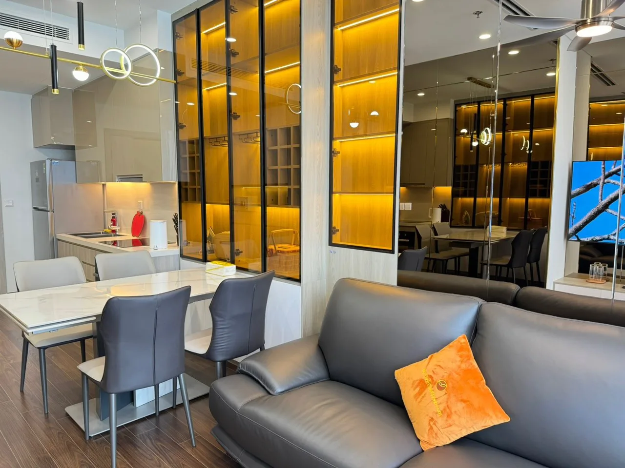 Sun Homestay - Căn hộ dịch vụ 2PN view biển hồ Luxury