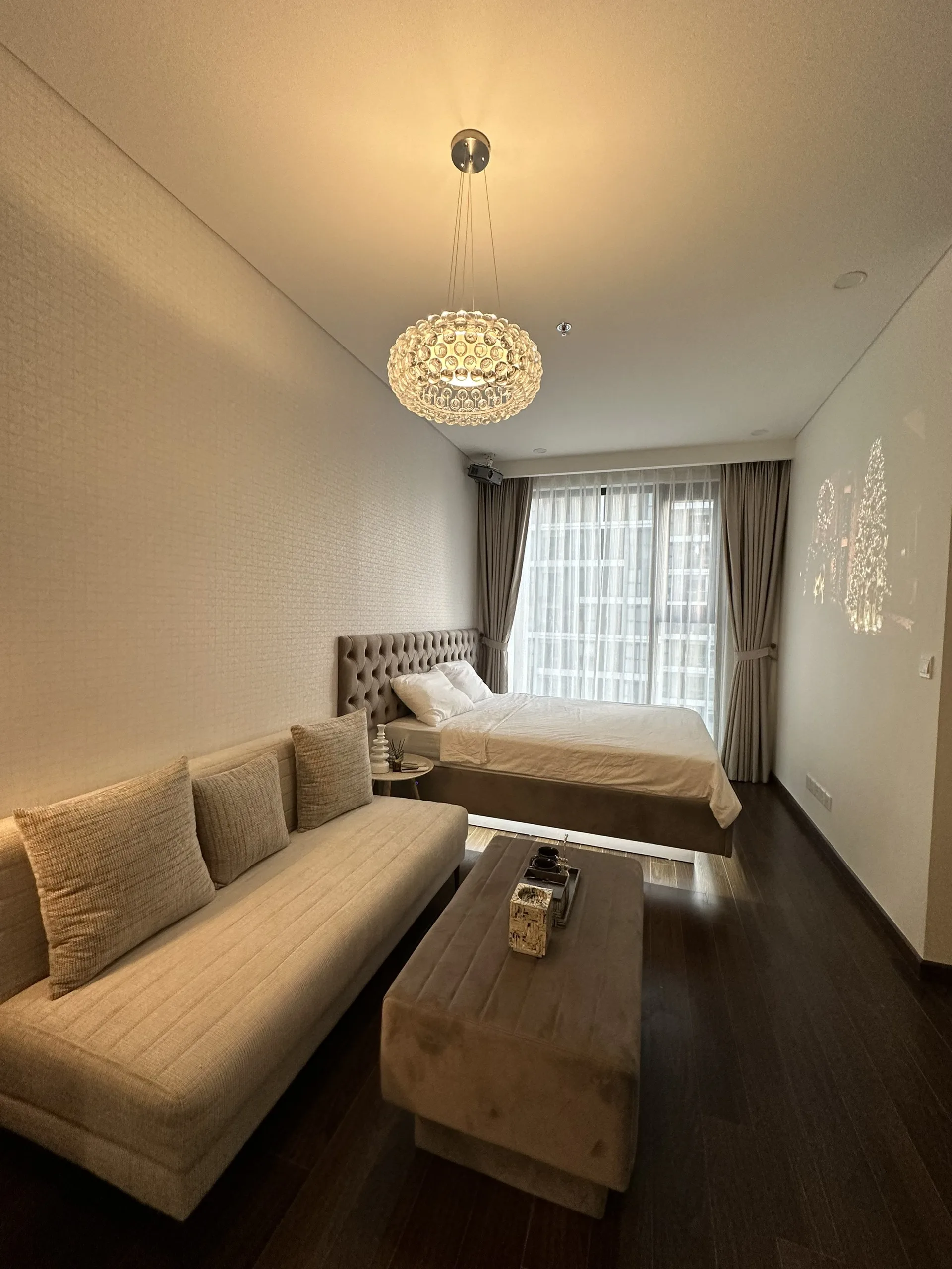 Studio Masteri có máy chiếu - Căn hộ dịch vụ Vinhomes Smart City