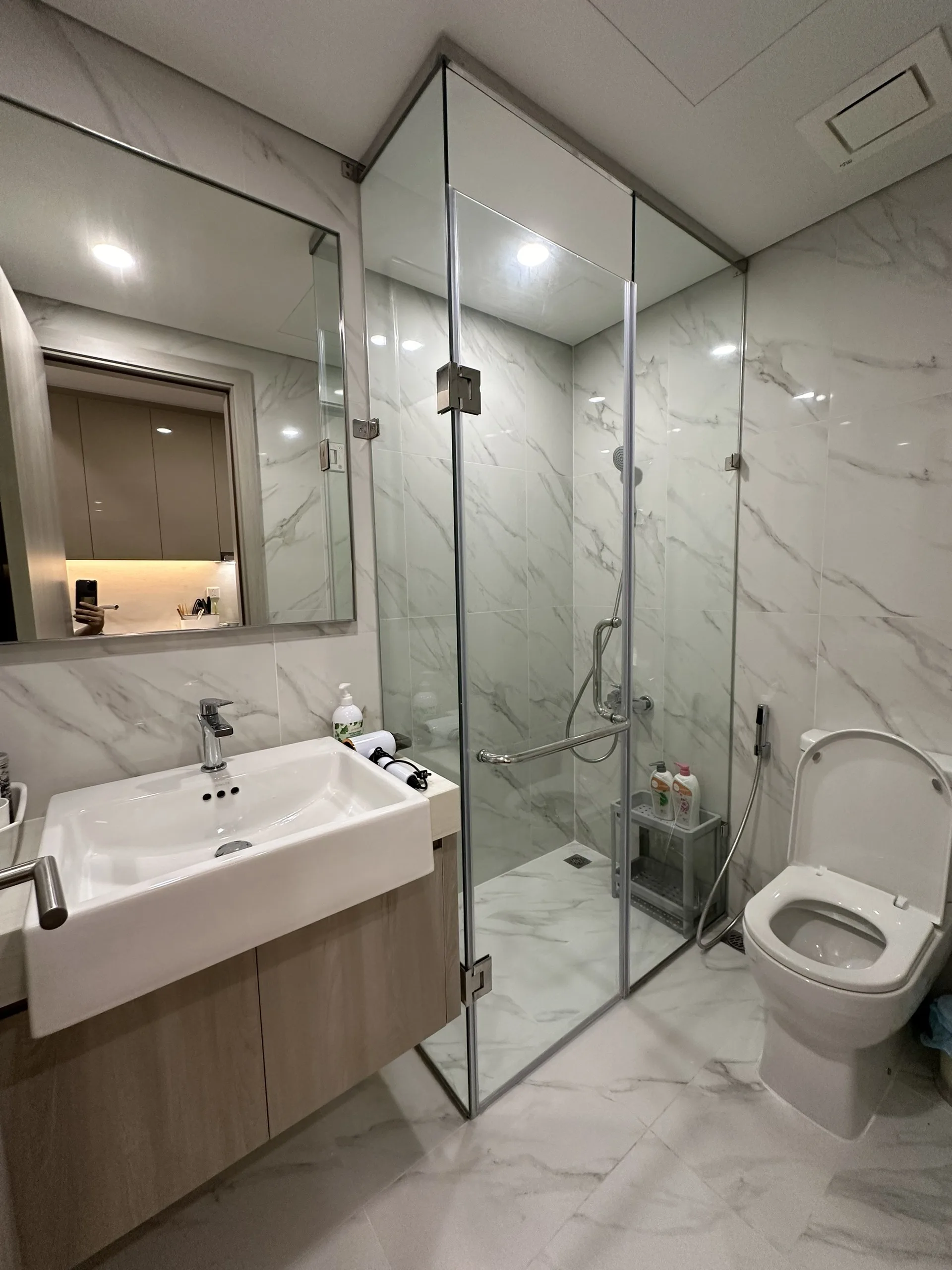 Studio Masteri có máy chiếu - Căn hộ dịch vụ Vinhomes Smart City