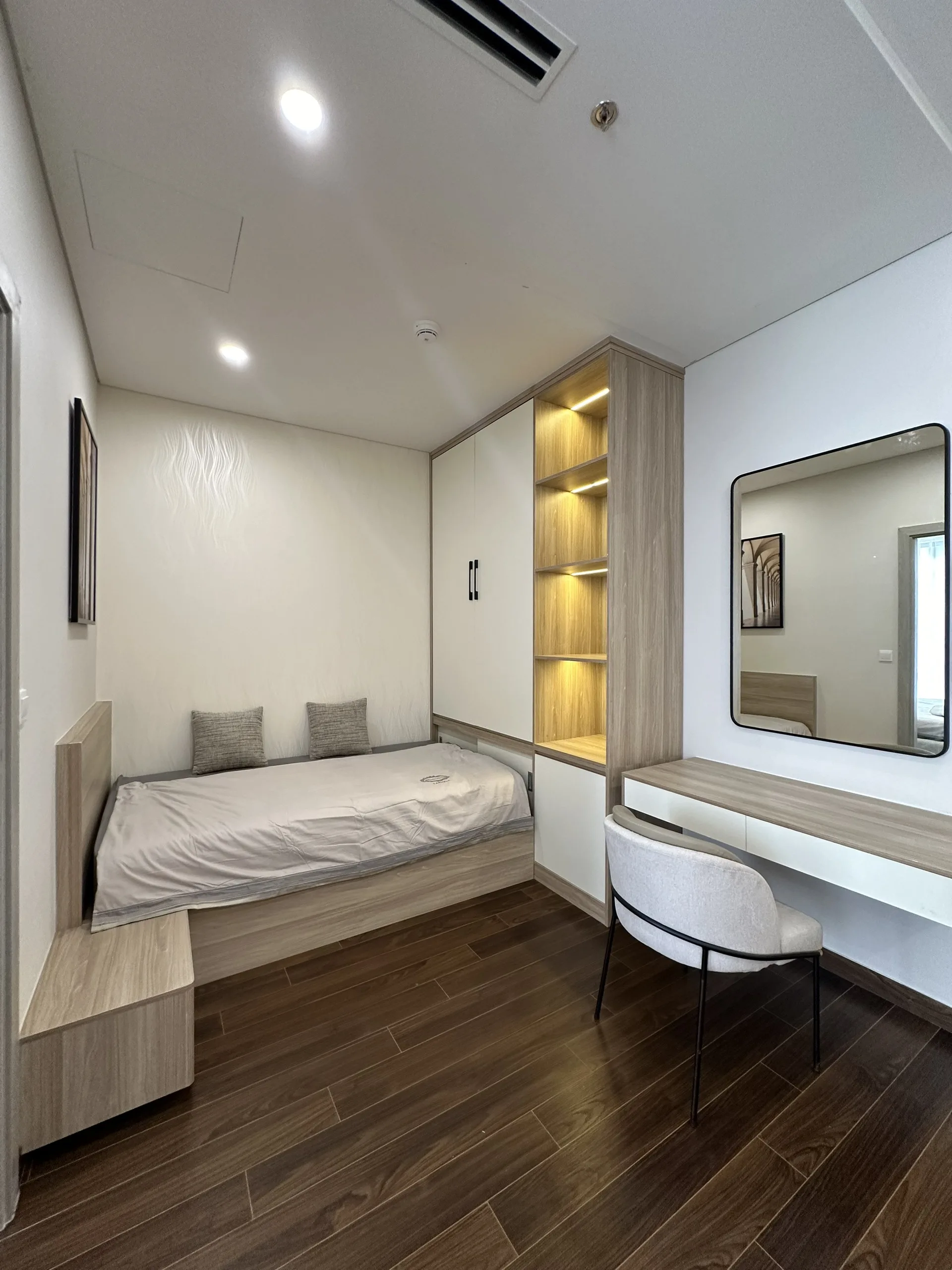 Căn hộ dịch vụ 1PN+ Vinhomes Smart City tòa Masteri 5*