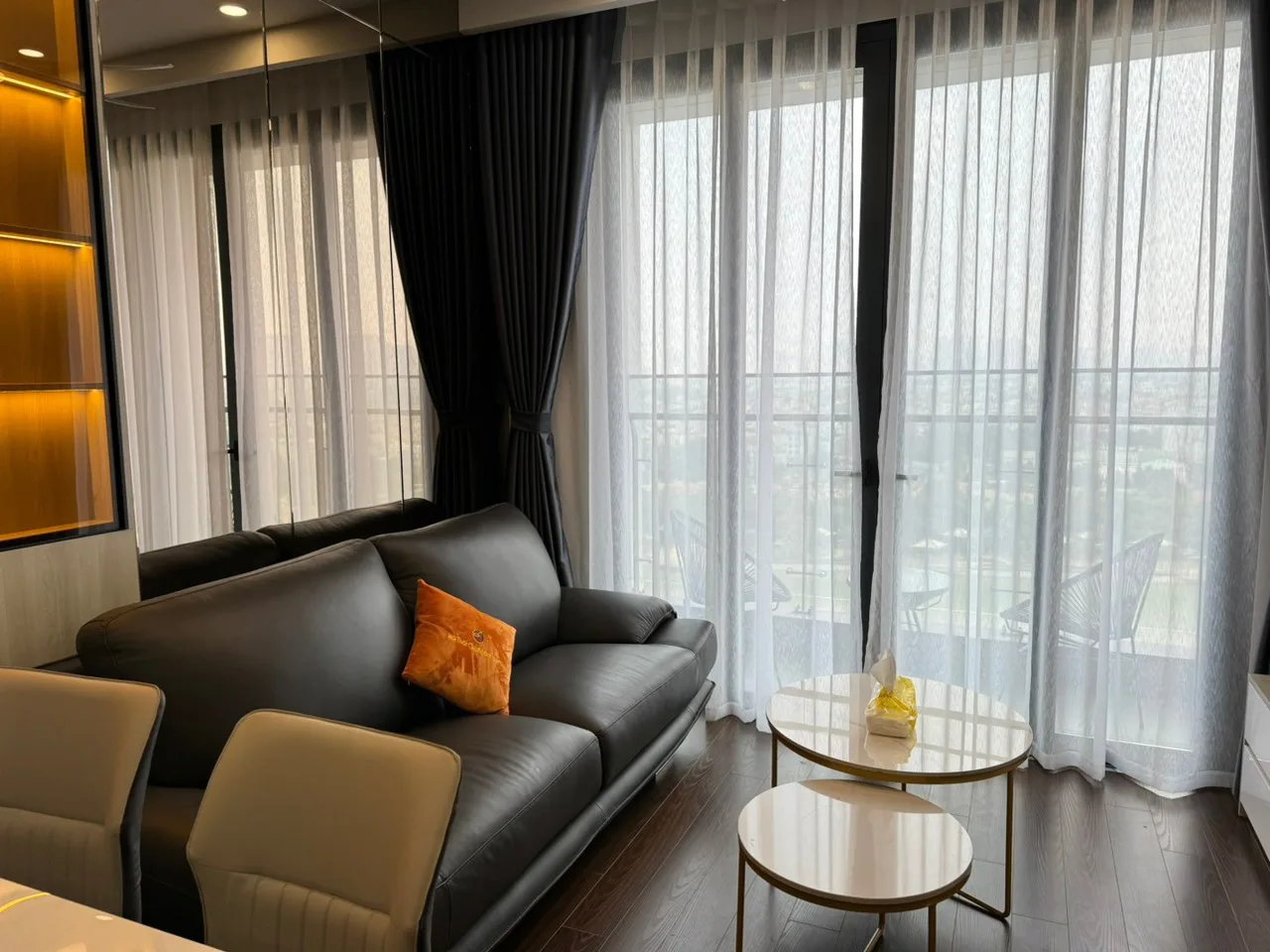 Sun Homestay - Căn hộ dịch vụ 2PN view biển hồ Luxury
