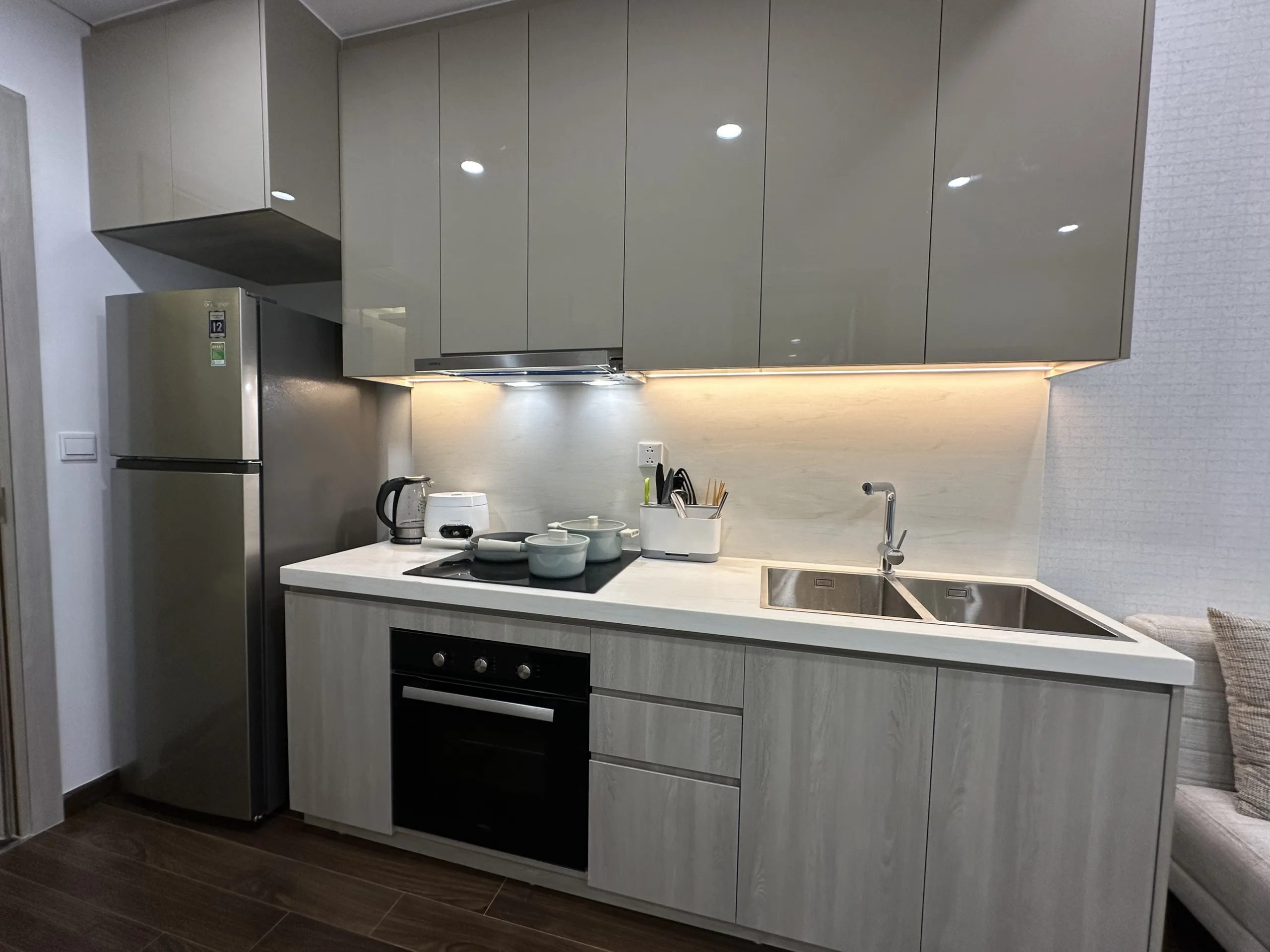Studio Masteri có máy chiếu - Căn hộ dịch vụ Vinhomes Smart City
