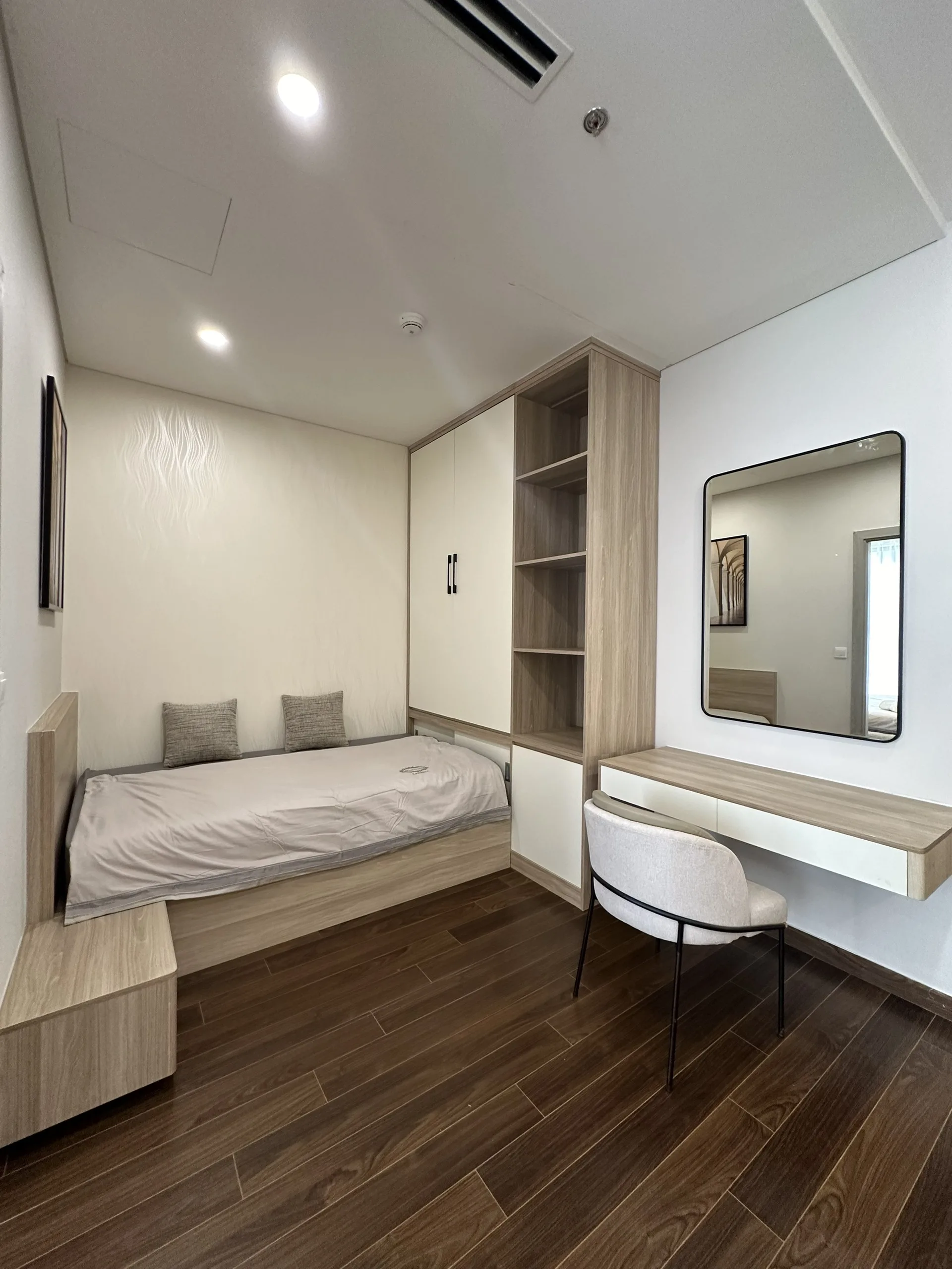 Căn hộ dịch vụ 1PN+ Vinhomes Smart City tòa Masteri 5*