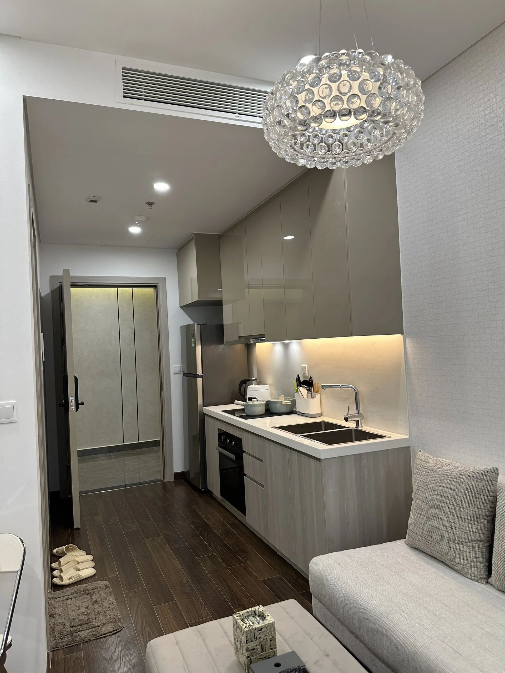 Studio Masteri có máy chiếu - Căn hộ dịch vụ Vinhomes Smart City