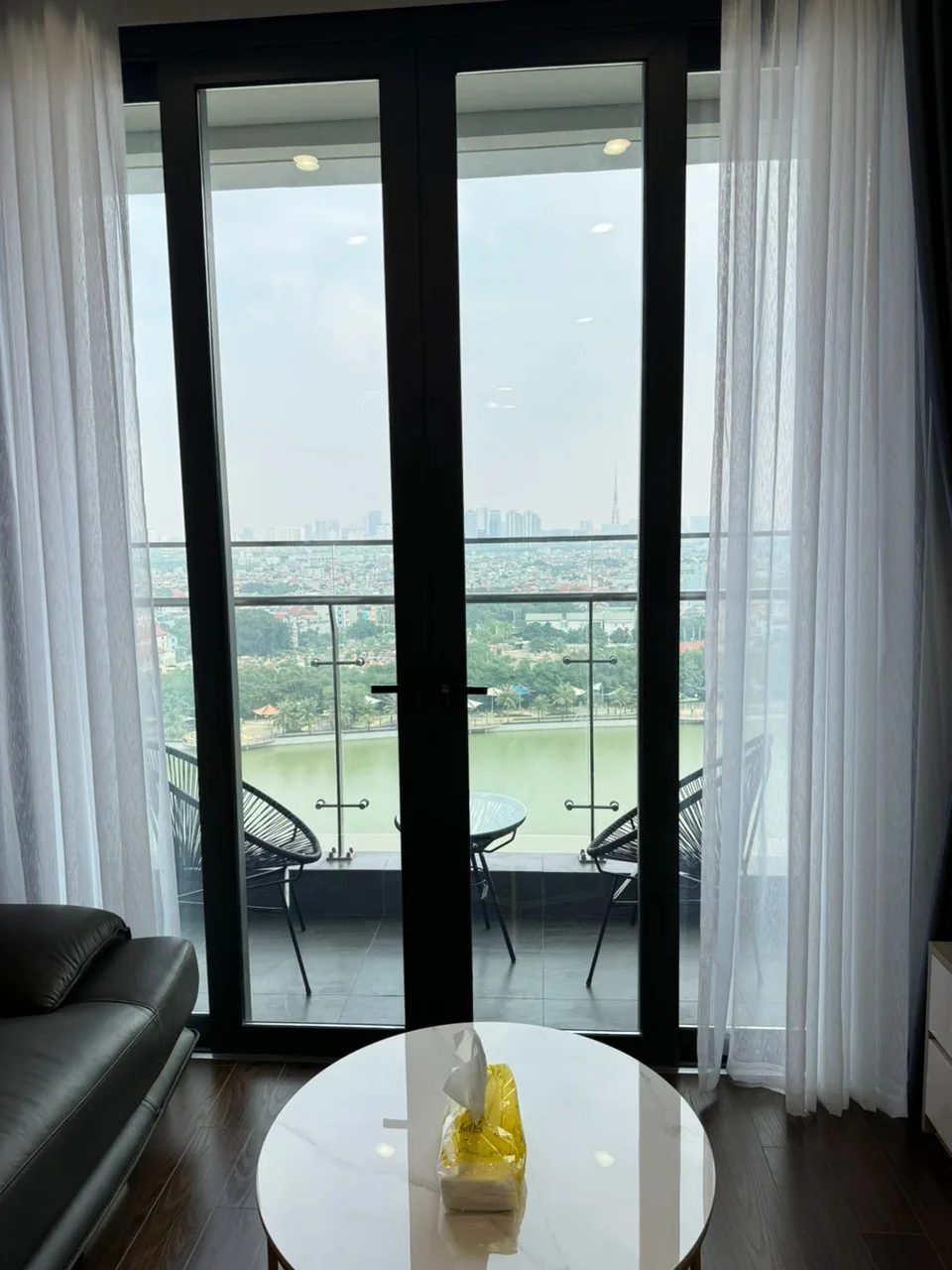 Sun Homestay - Căn hộ dịch vụ 2PN view biển hồ Luxury