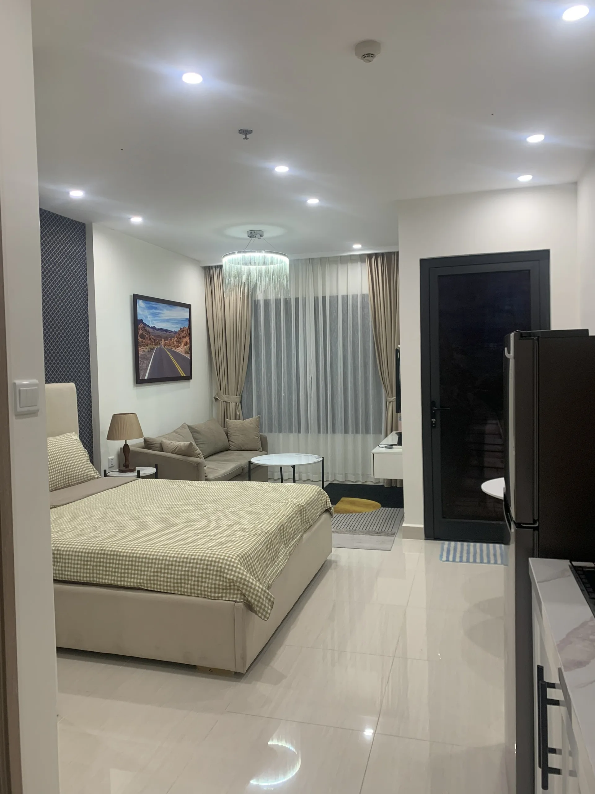 Căn Studio High Way 30m2 toà S1.01 , view đại lộ Thăng Long - Homestay Vinhomes Smart City