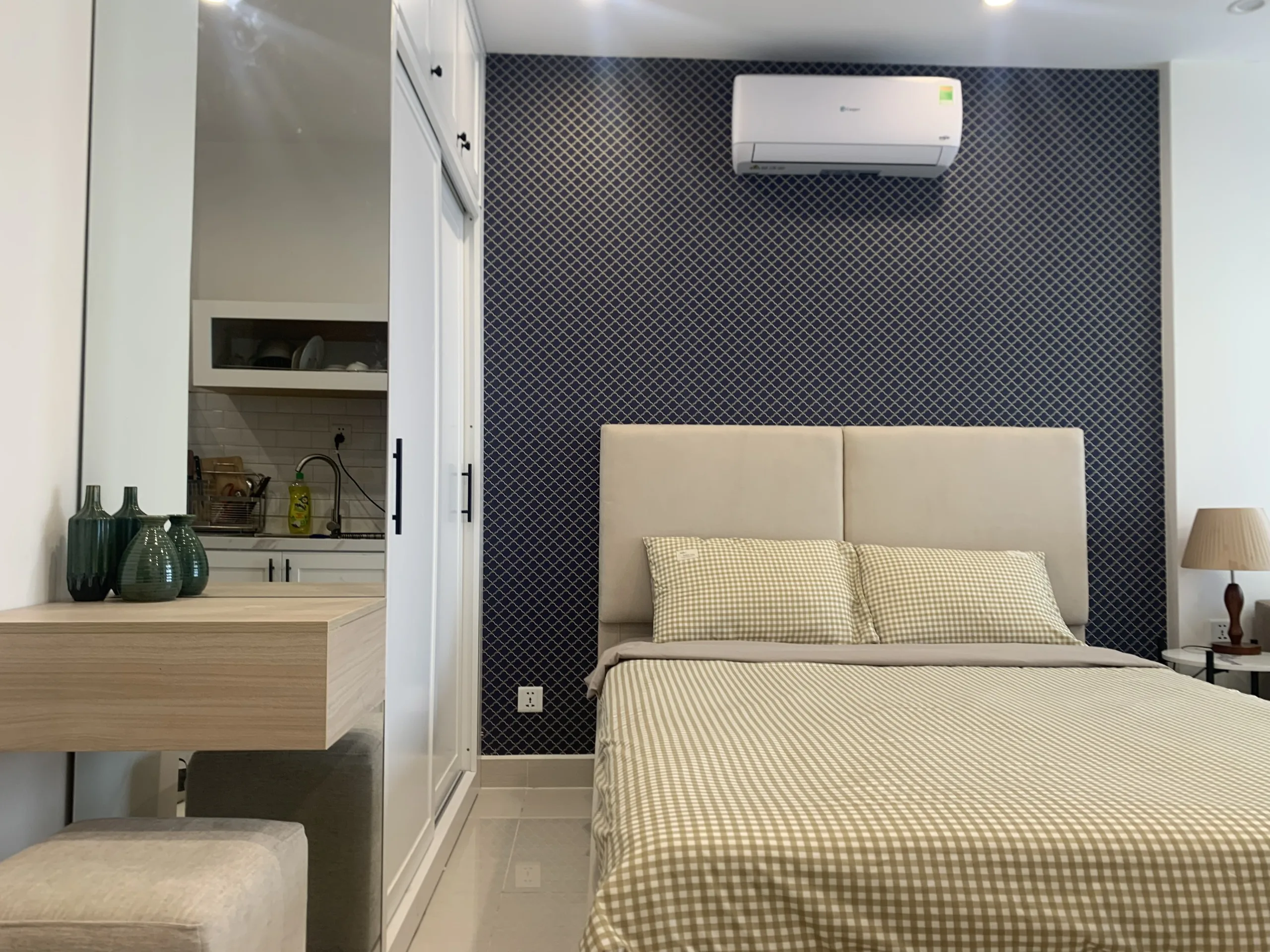 Căn Studio High Way 30m2 toà S1.01 , view đại lộ Thăng Long - Homestay Vinhomes Smart City