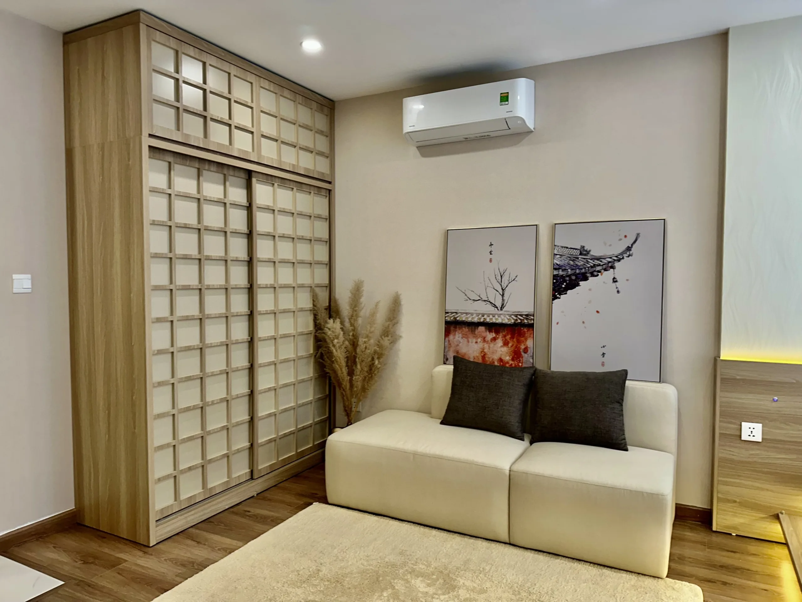 Studio Japandi, 30m2 toà Imperia I3, view Tonkin, có máy chiếu - Homestay Vinhomes Smart City