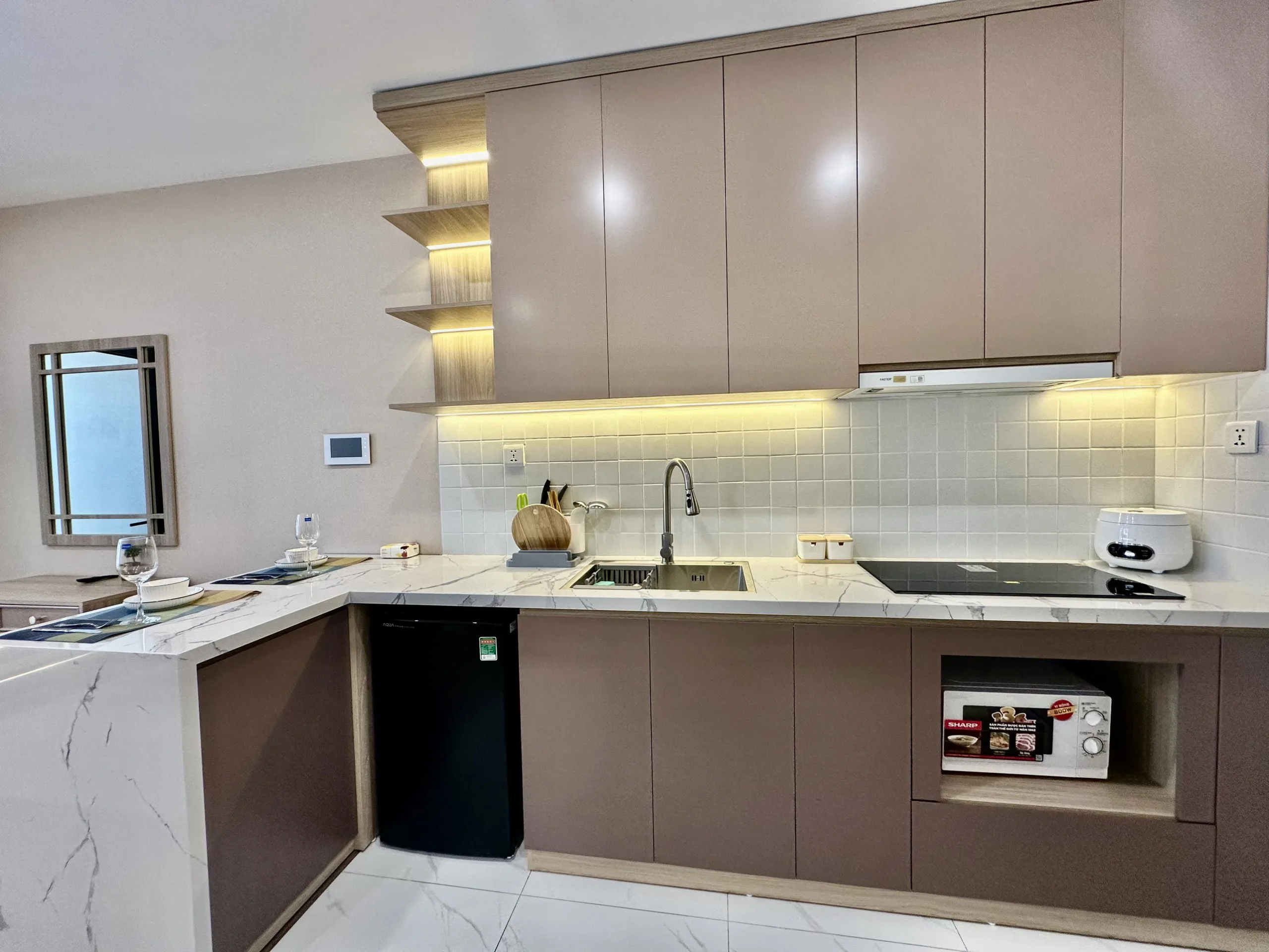 Studio Japandi, 30m2 toà Imperia I3, view Tonkin, có máy chiếu - Homestay Vinhomes Smart City