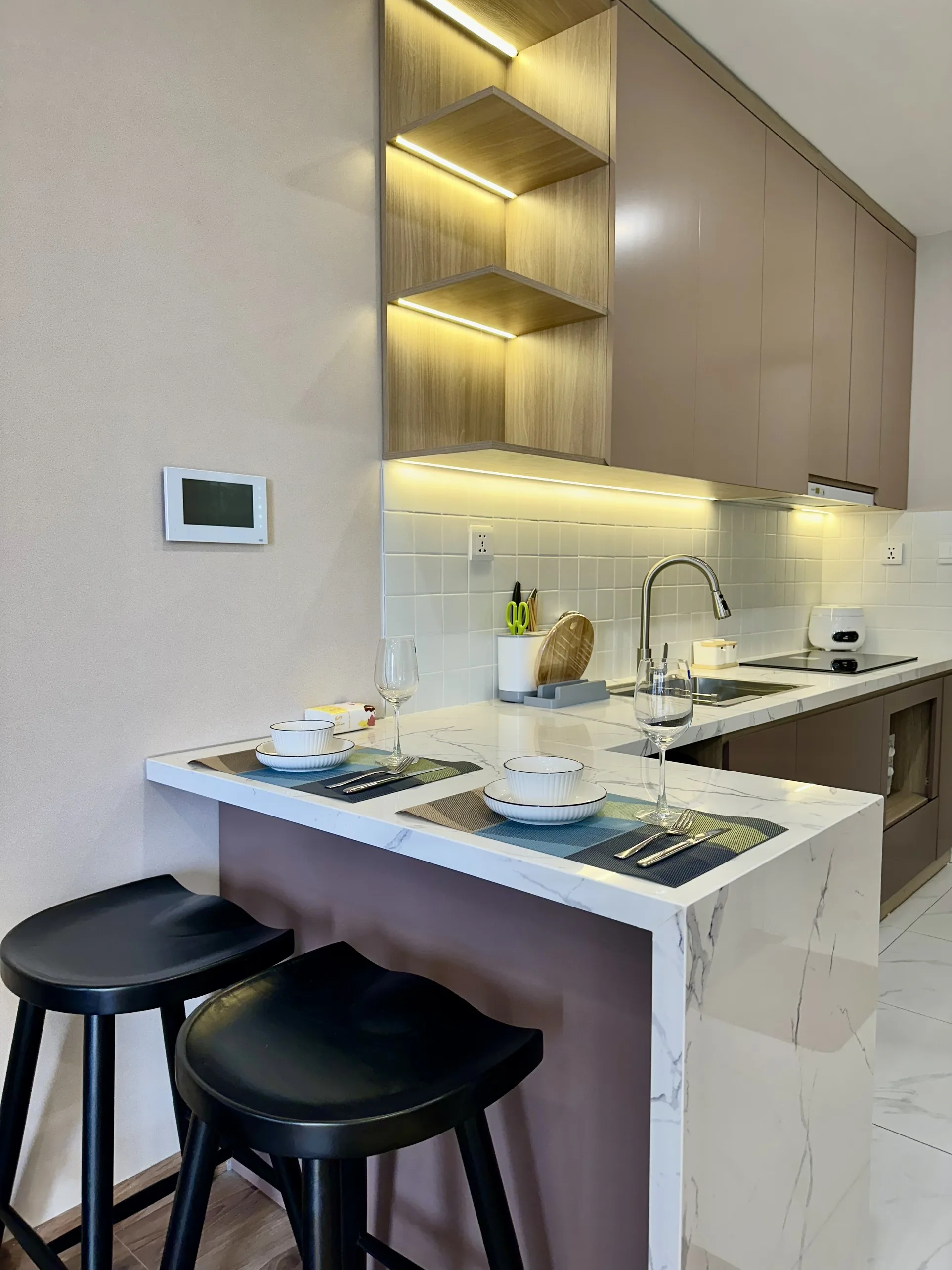 Studio Japandi, 30m2 toà Imperia I3, view Tonkin, có máy chiếu - Homestay Vinhomes Smart City