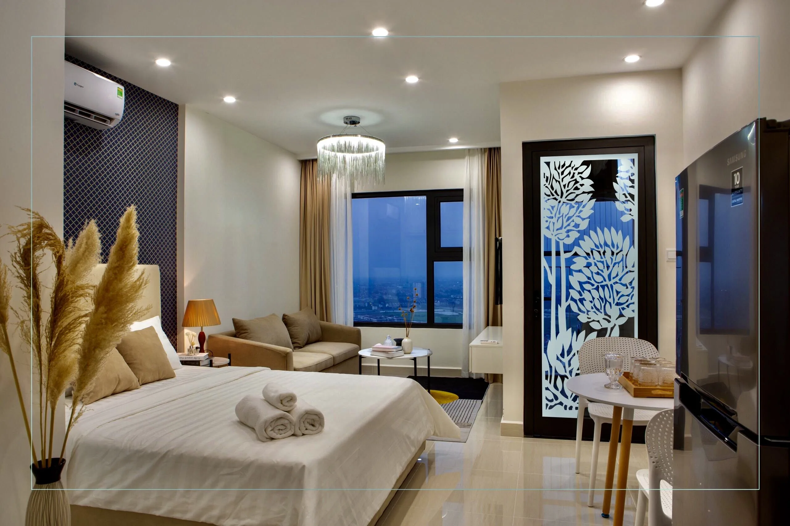 Căn Studio High Way 30m2 toà S1.01 , view đại lộ Thăng Long - Homestay Vinhomes Smart City