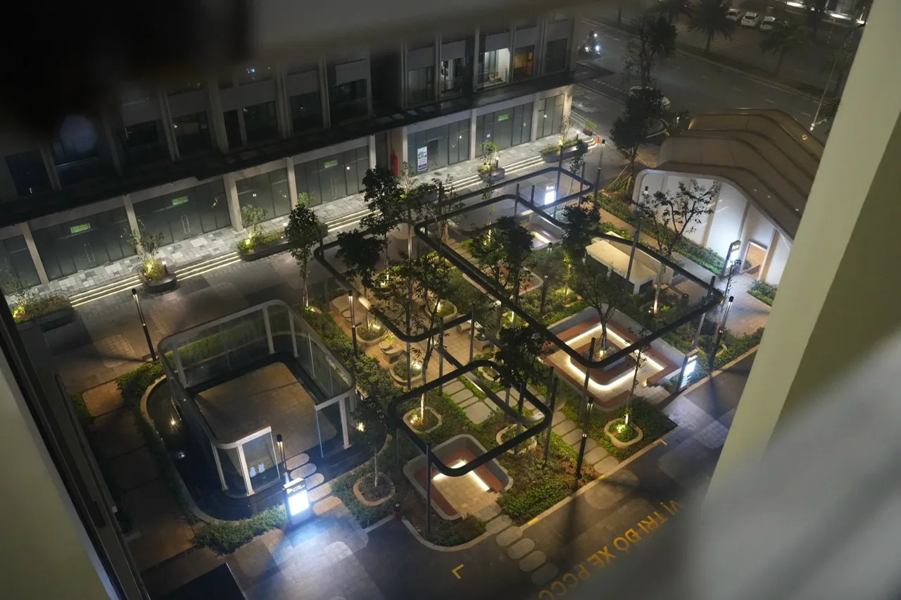 Homestay Vinhomes Smart City - Studio Masteri 5* ( có bể bơi )