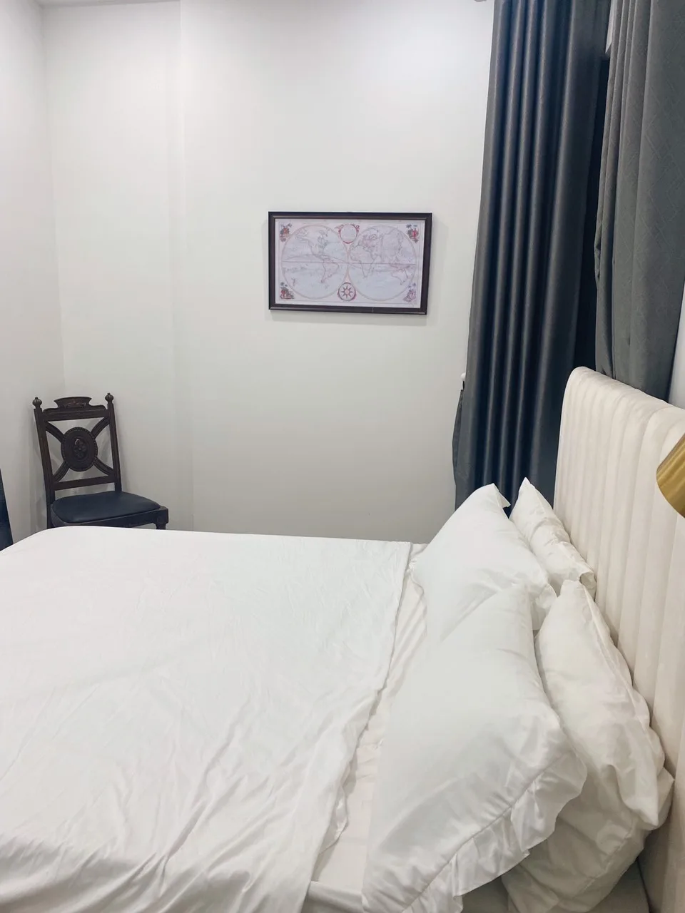 Căn hộ dịch vụ Dcapital Trần Duy Hưng - Studio view Lake