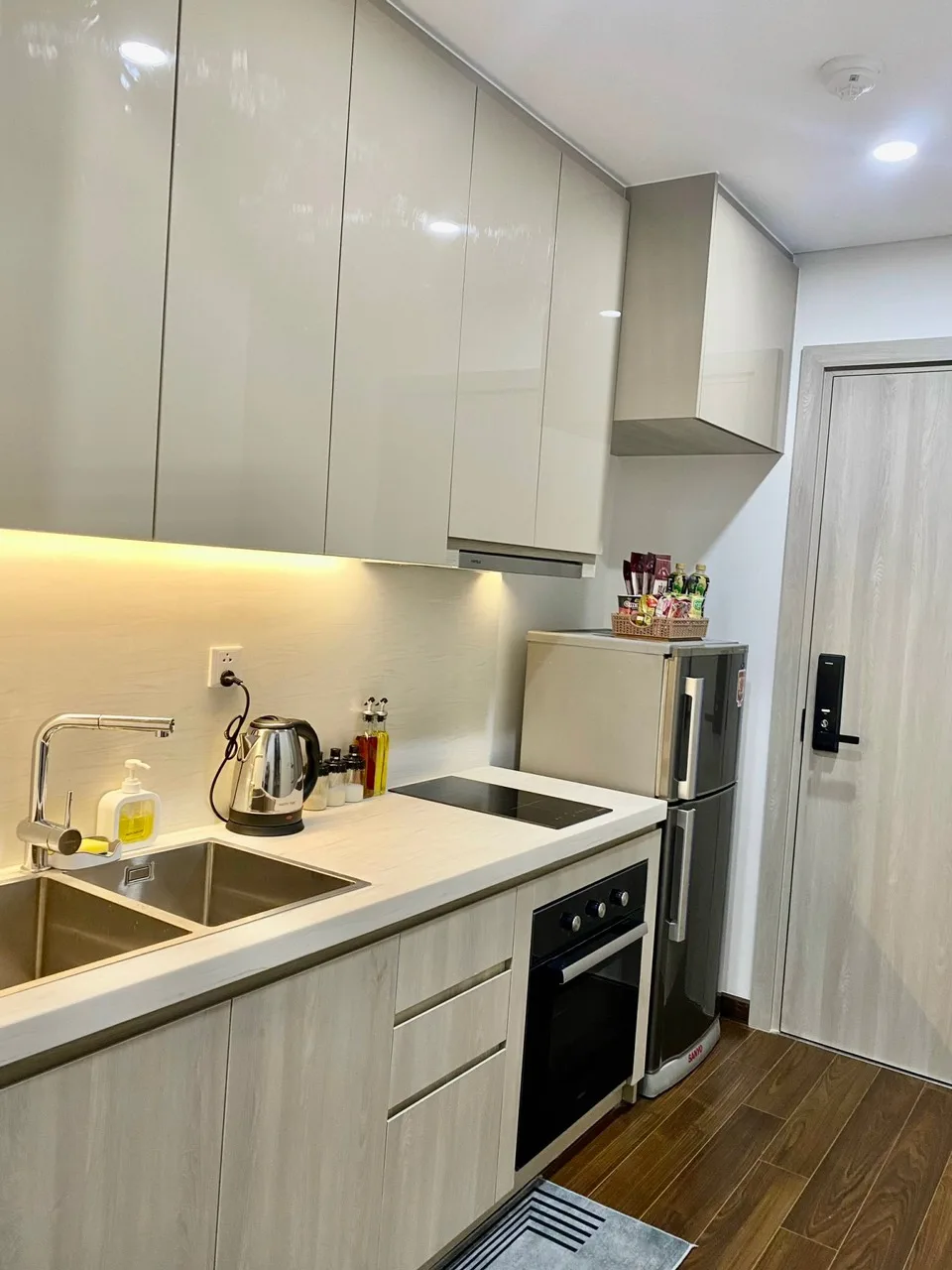 Homestay Vinhomes Smart City - Studio Masteri 5* ( có bể bơi )