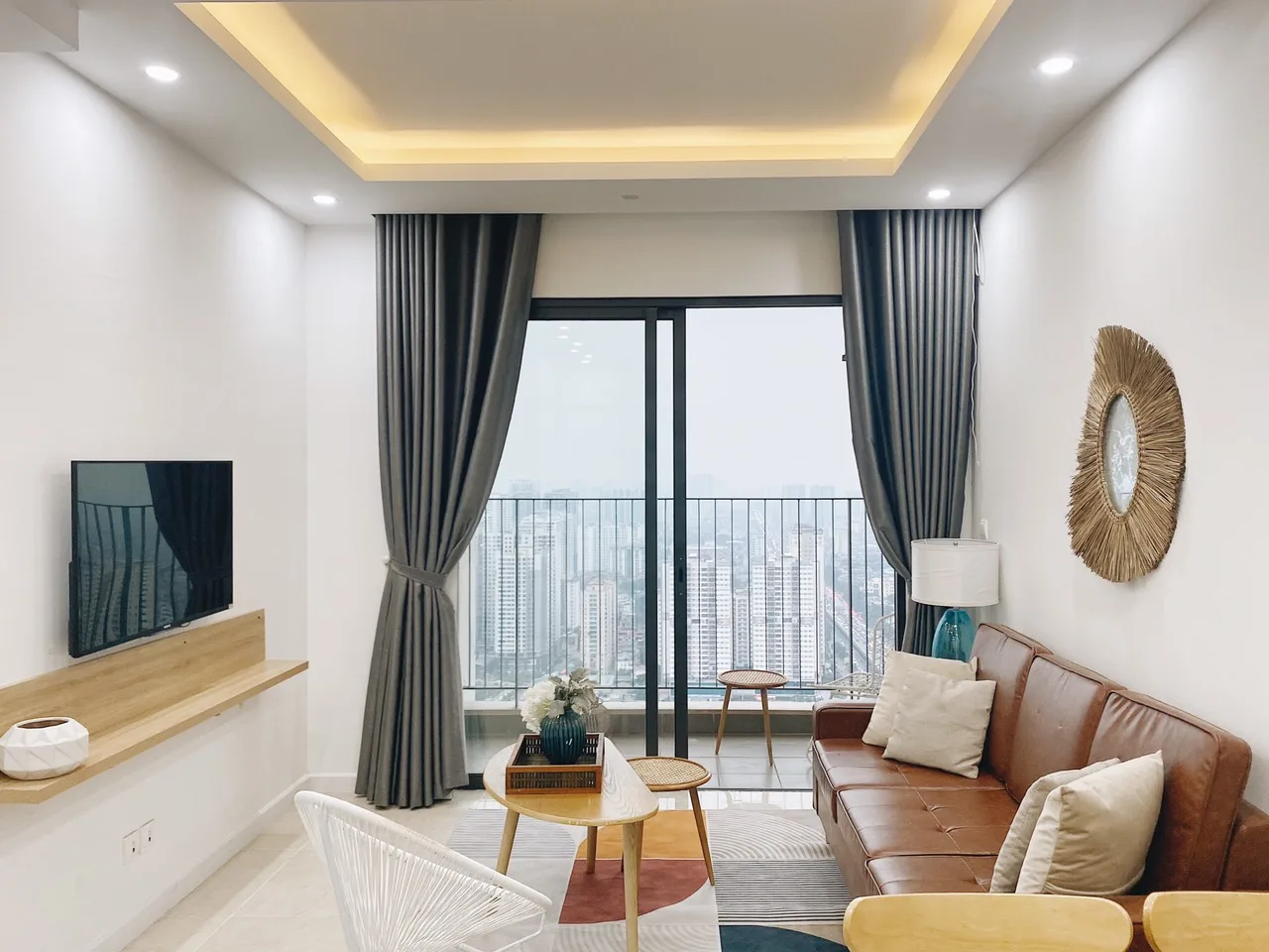 Căn hộ dịch vụ Dcapital Trần Duy Hưng - Studio view Lake