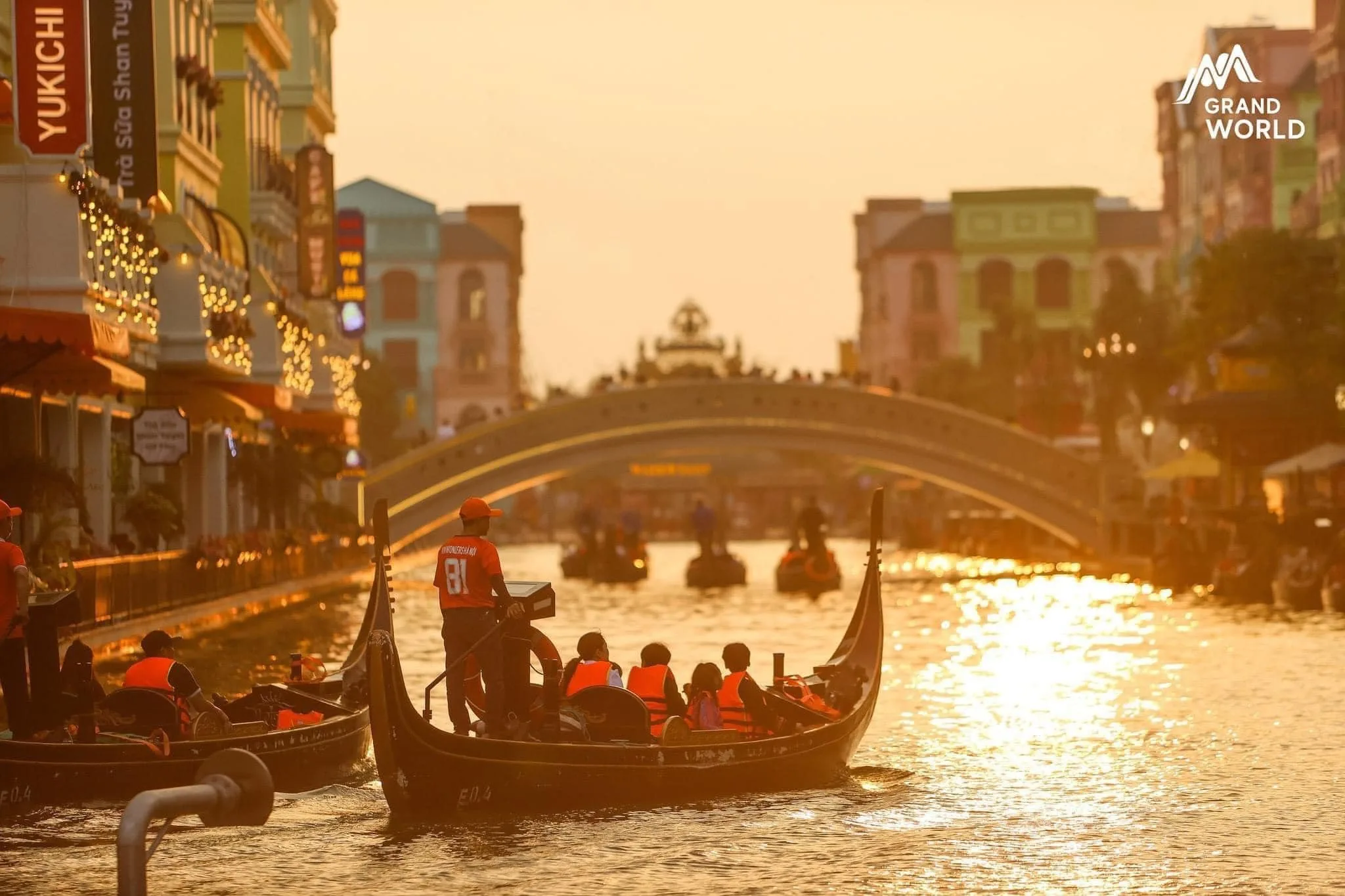 Vé thuyền Gondola - Mega grand wolrd Hà Nội