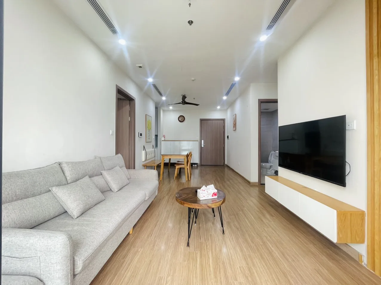 Homestay Vinhomes Sky Lake