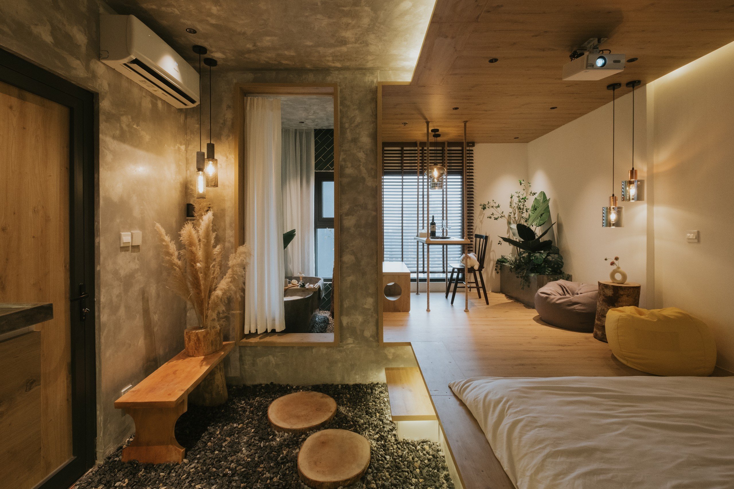 Homestay Vinhomes Smart City - Căn hộ có máy chiếu + bồn tắm