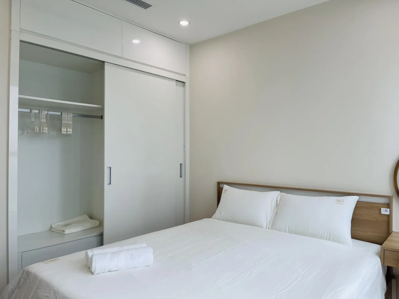Homestay Vinhomes Sky Lake