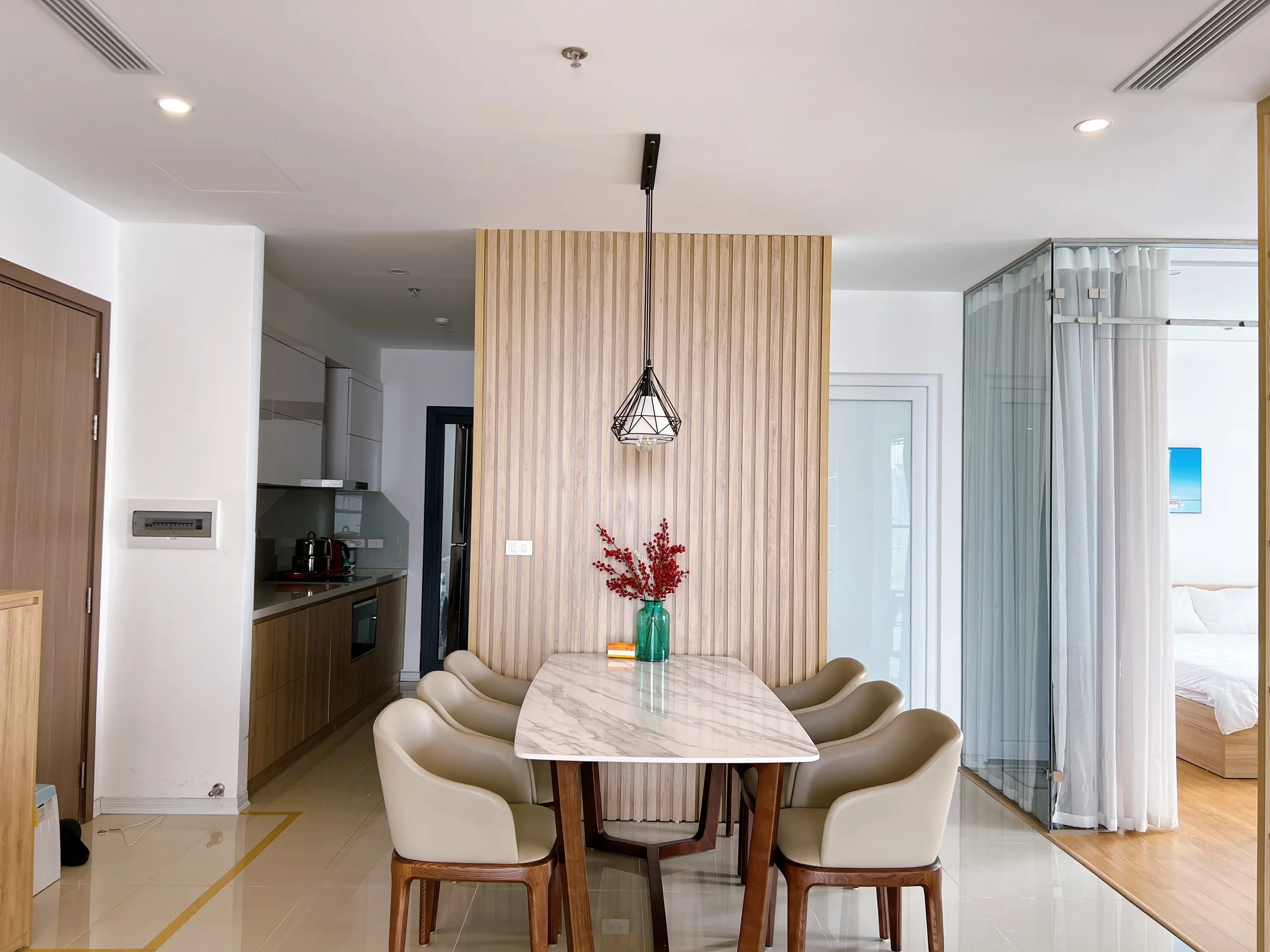 Homestay Vinhomes Sky Lake - Căn hộ 2N View hồ