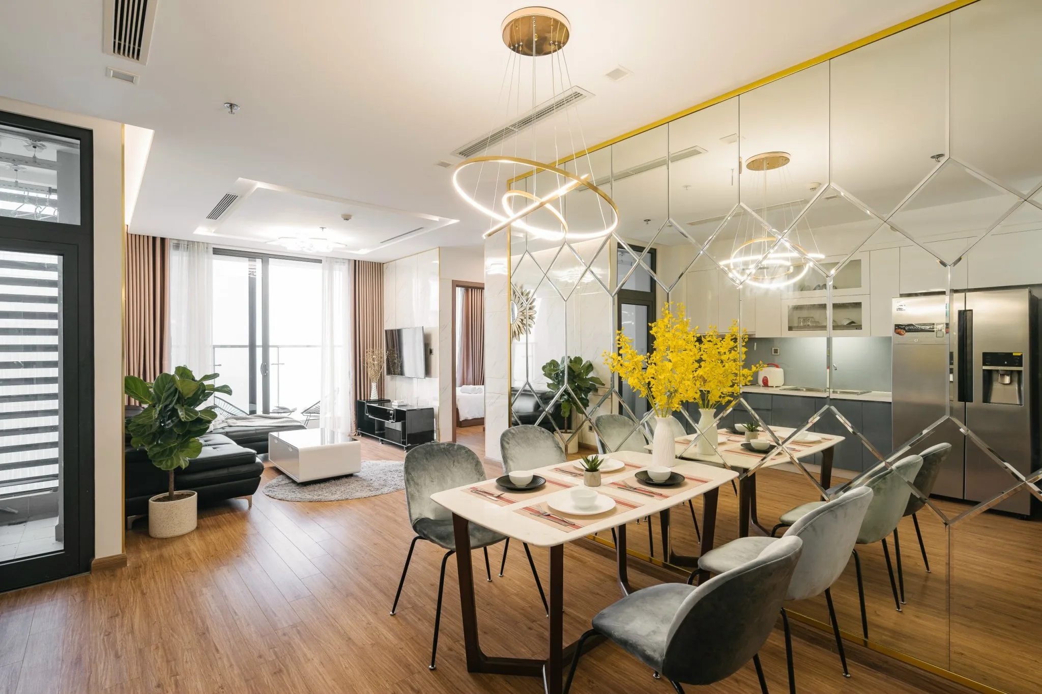 Homestay Vinhomes Metropolis Liễu Giai - Luxury