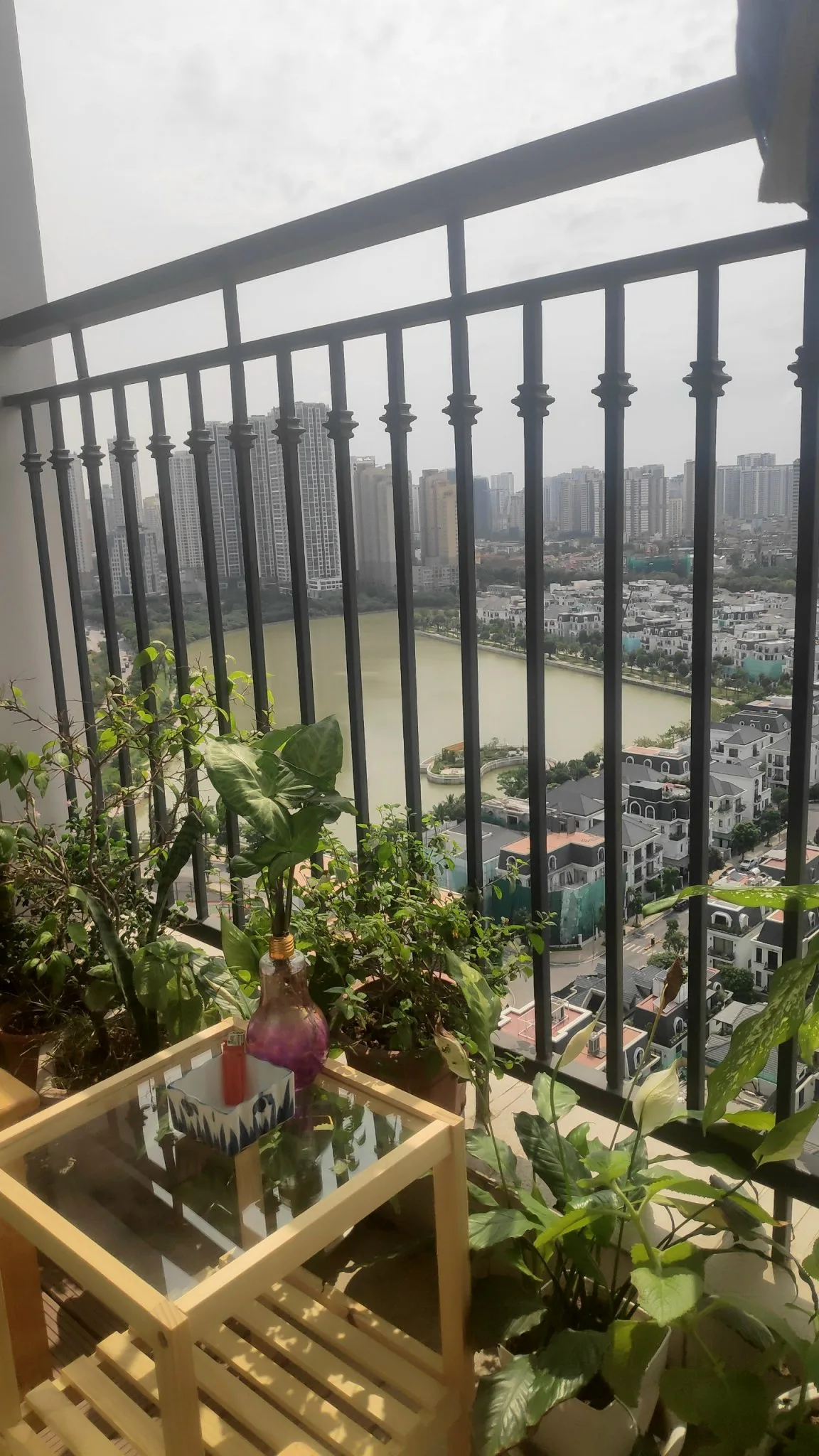 Căn hộ dịch vụ Vinhomes GreenBay - Studio Lake View