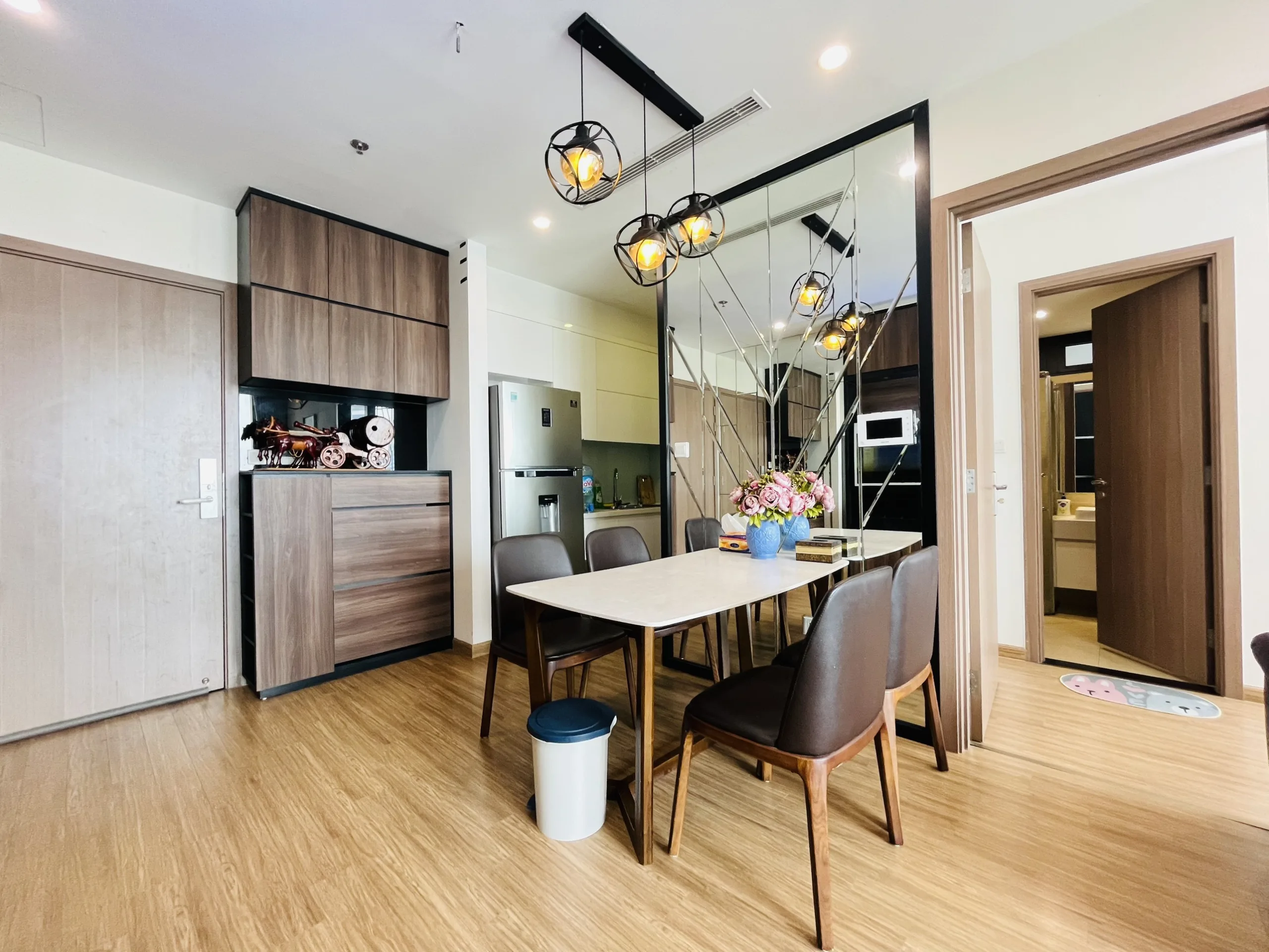 Homestay Vinhomes Sky Lake - Phong cách Vintage 2 Bed room