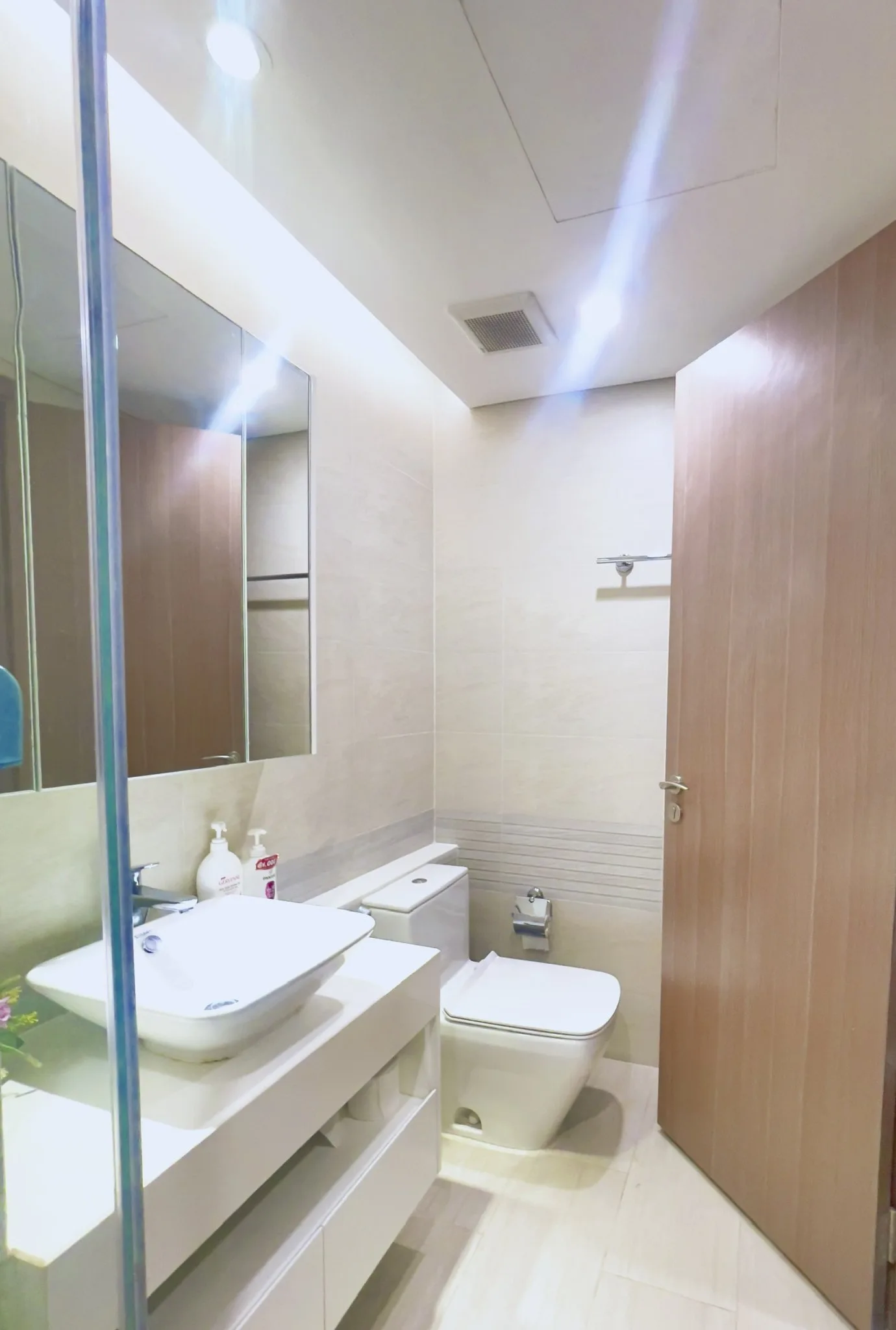Homestay Vinhomes Metropolis - Căn hộ dịch vụ