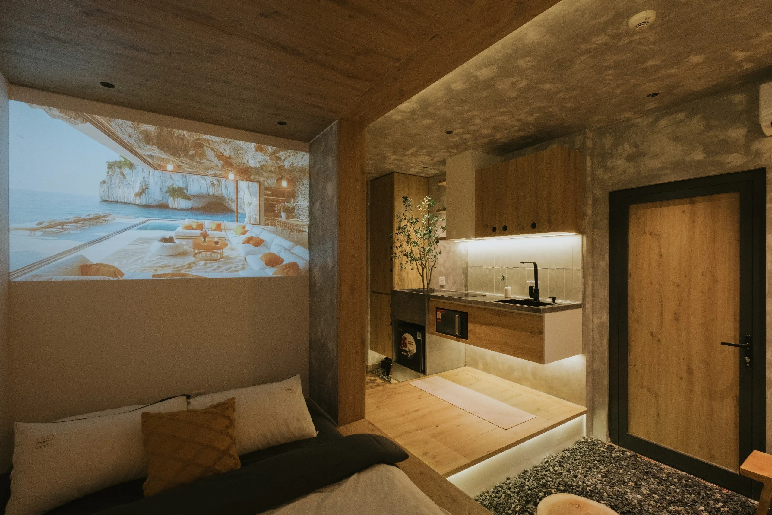 Homestay Vinhomes Smart City - Căn hộ có máy chiếu + bồn tắm