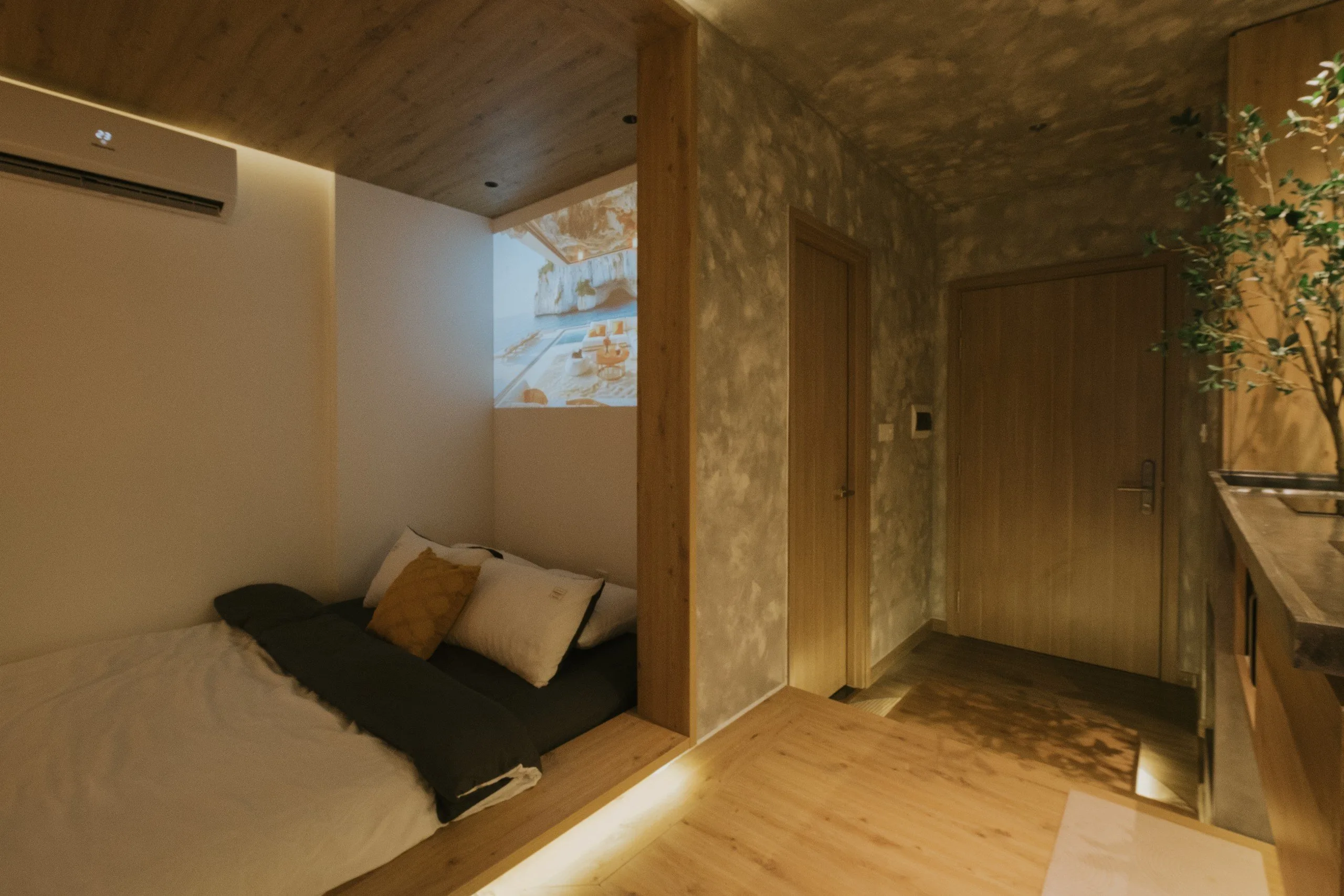 Homestay Vinhomes Smart City - Căn hộ có máy chiếu + bồn tắm
