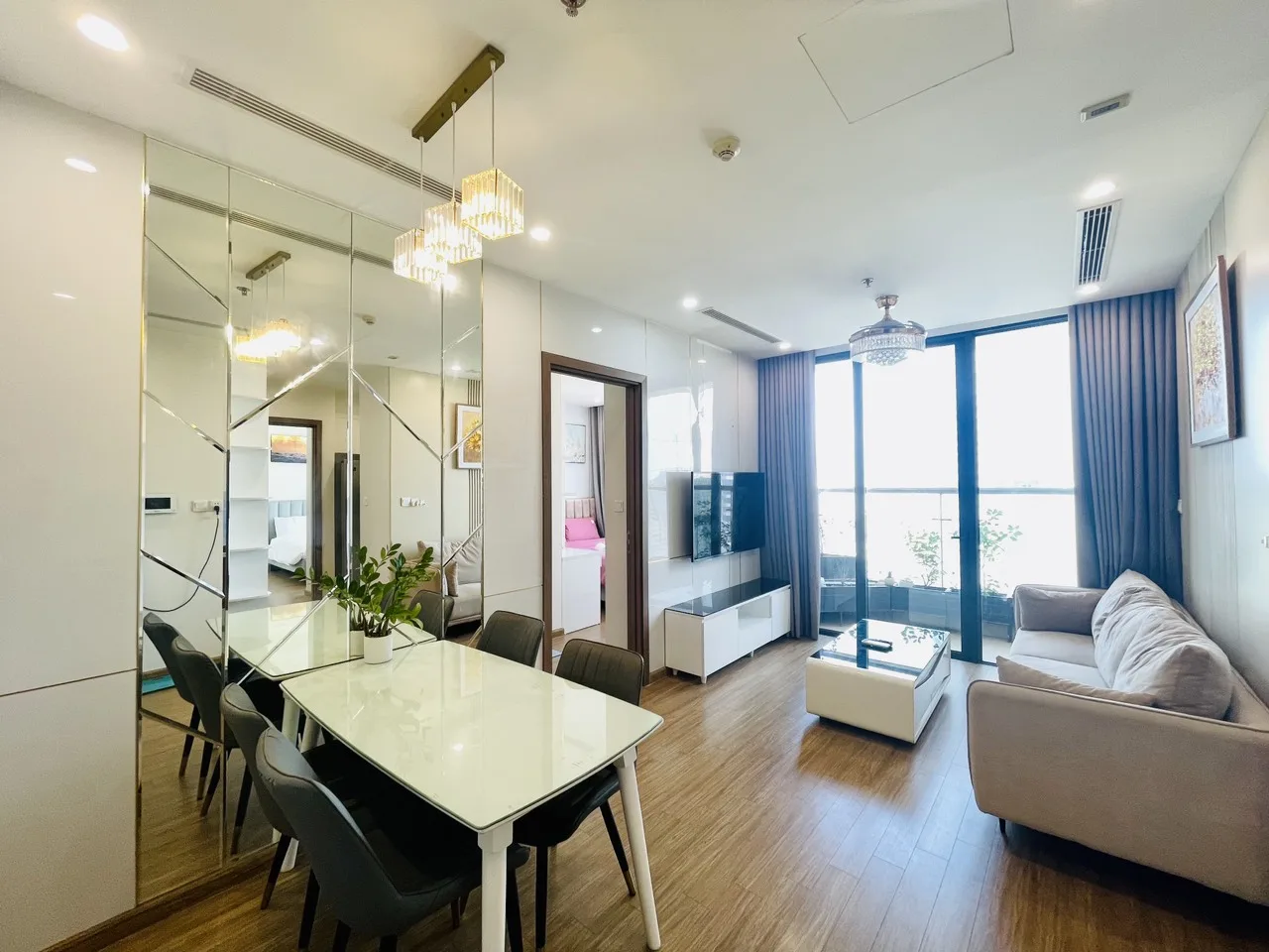 Homestay Vinhomes Sky Lake - 2N View KangNam Luxury