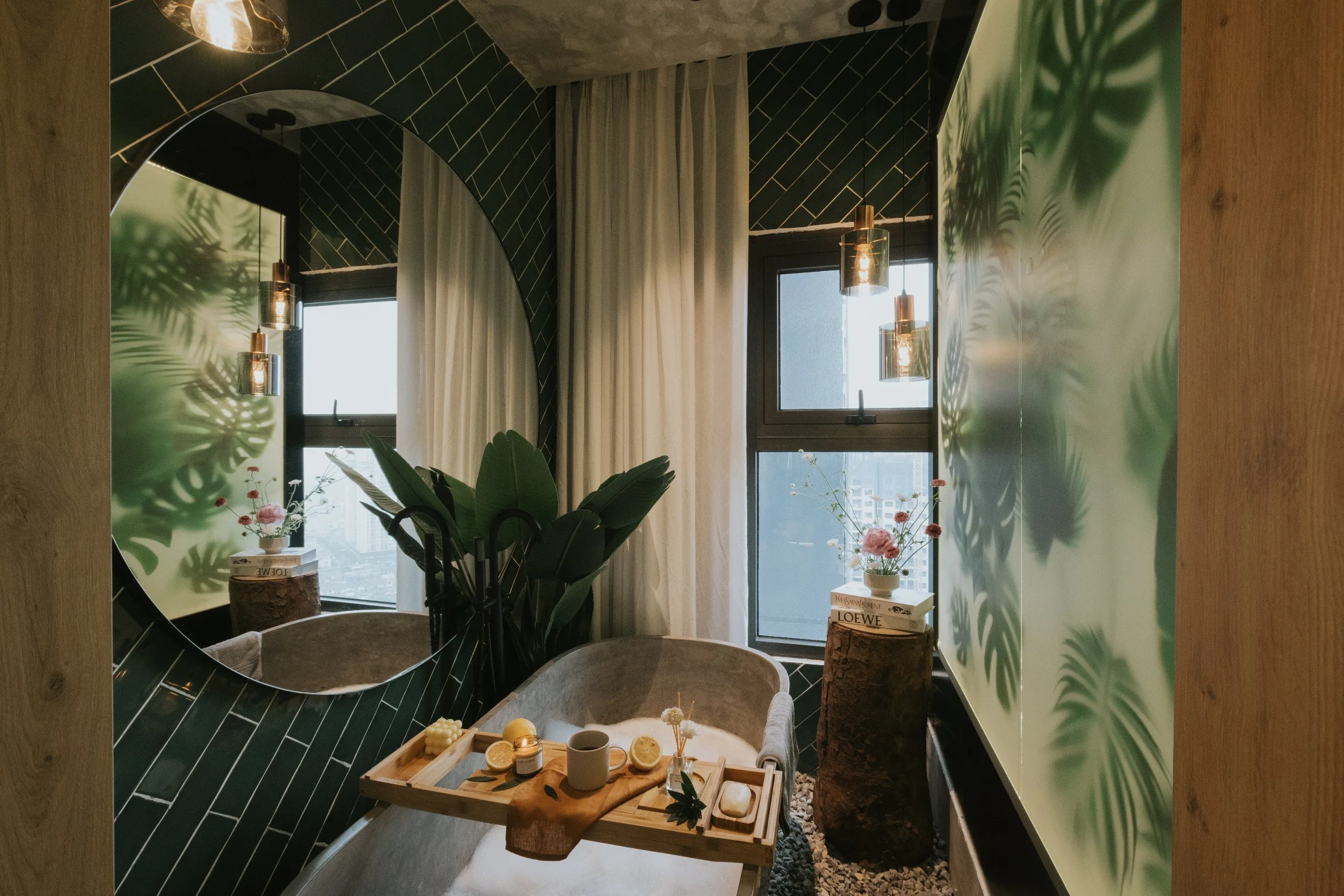 Homestay Vinhomes Smart City - Căn hộ có máy chiếu + bồn tắm