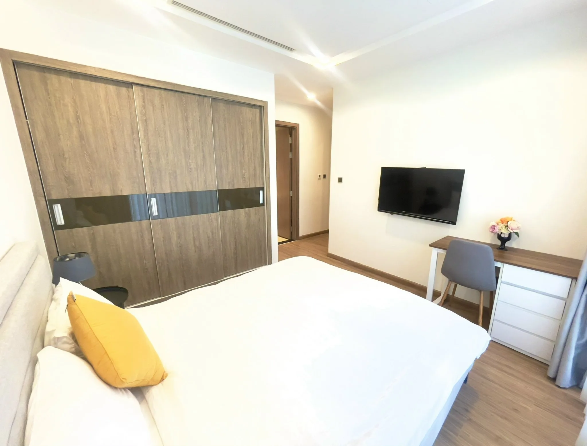 Homestay Vinhomes Metropolis - Căn hộ dịch vụ