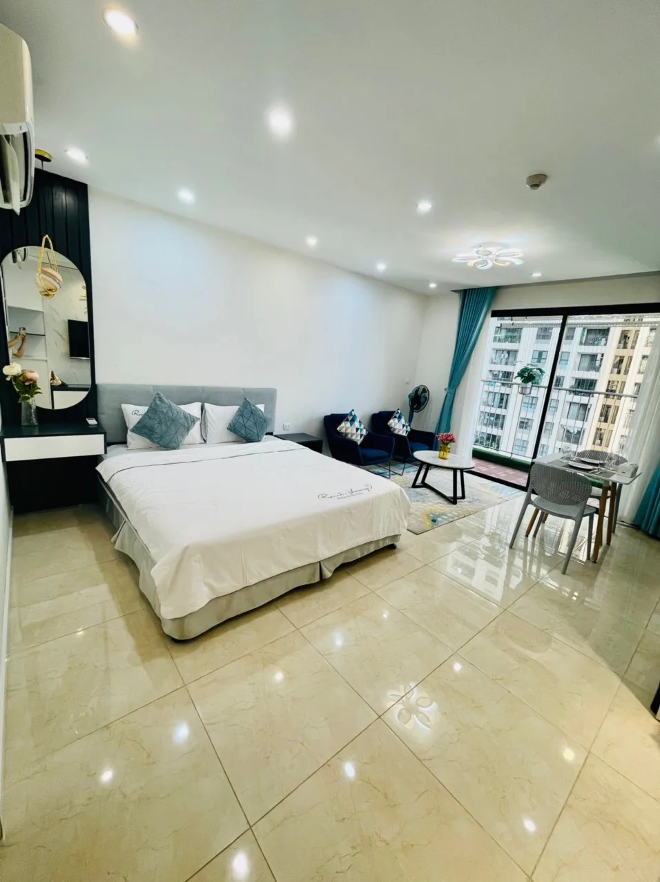 Homestay D'capital Trần Duy Hưng Studio Lake View