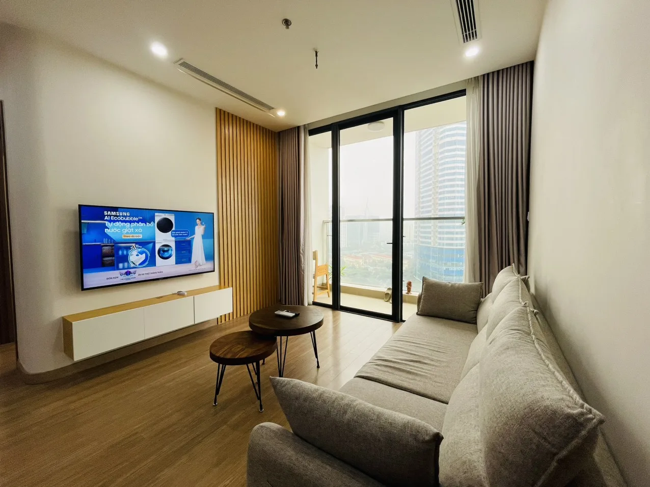 Homestay Vinhomes Sky Lake