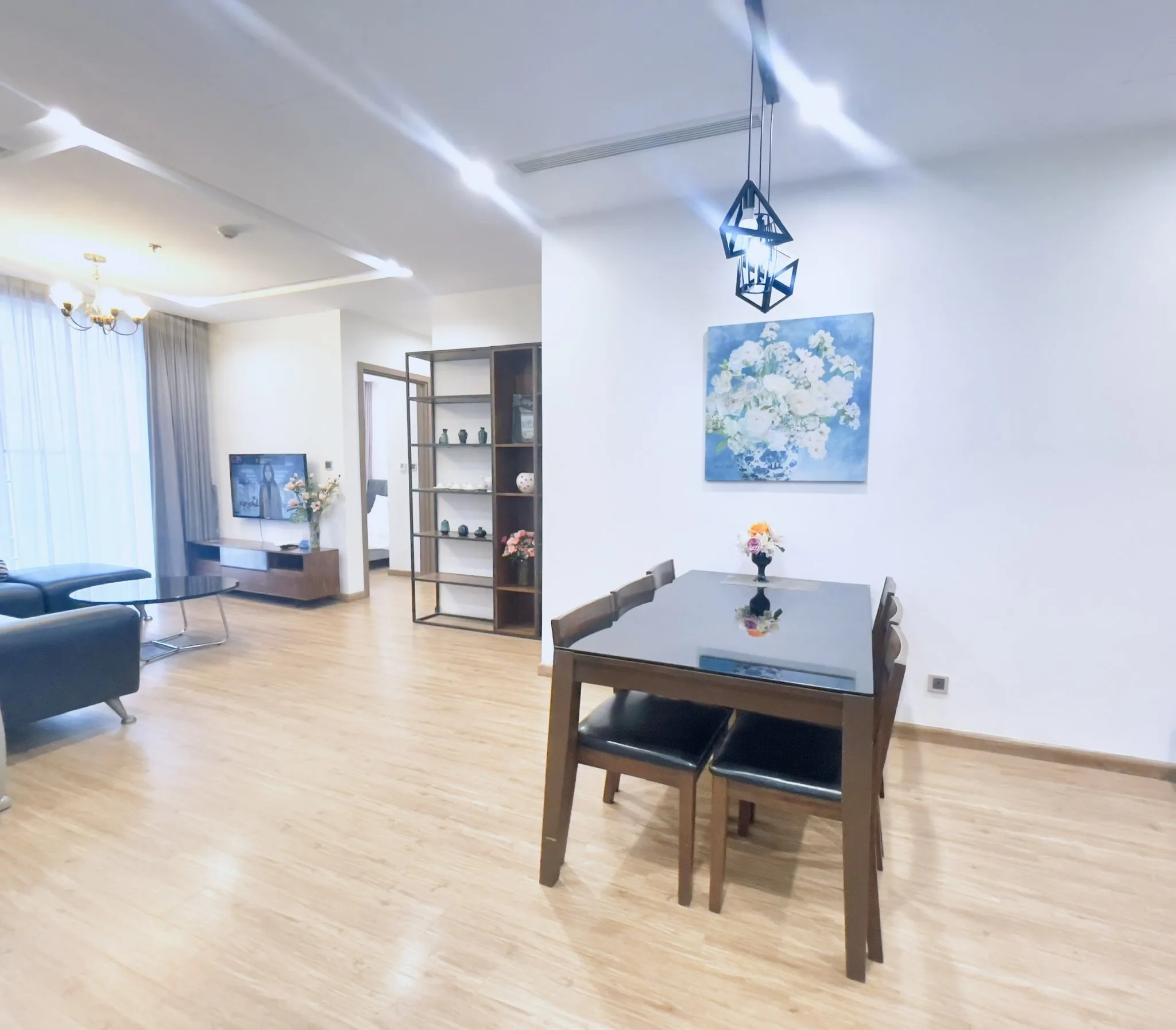 Homestay Vinhomes Metropolis - Căn hộ dịch vụ