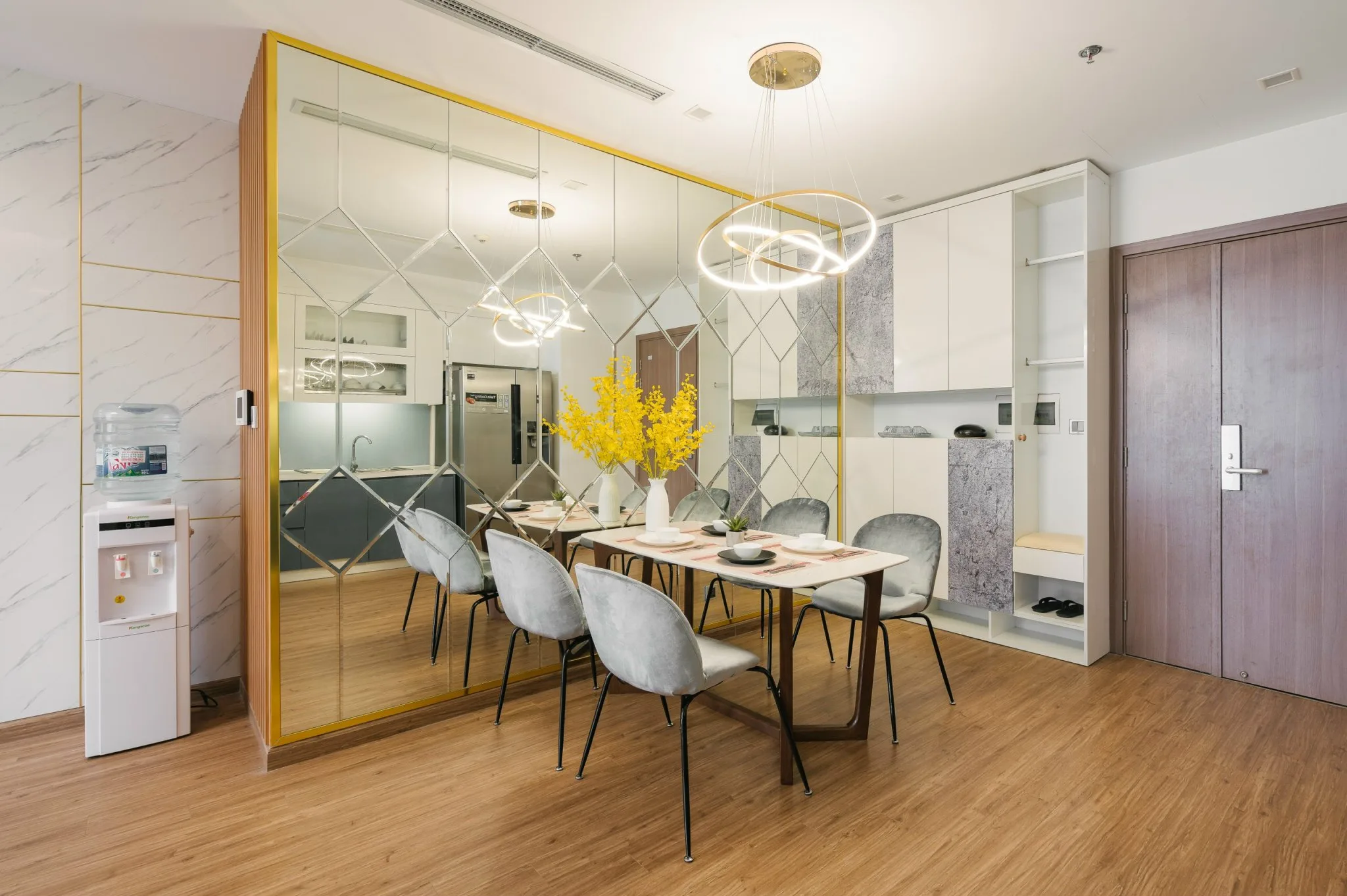 Homestay Vinhomes Metropolis Liễu Giai - Luxury