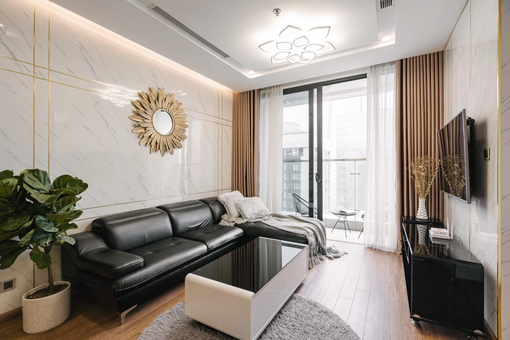 Homestay Vinhomes Metropolis Liễu Giai - Luxury