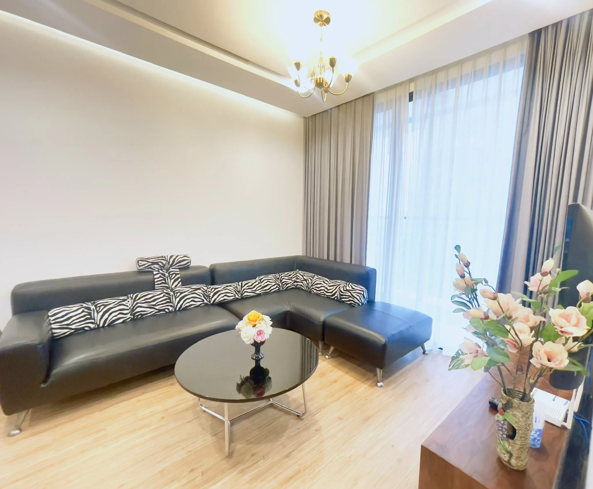 Homestay Vinhomes Metropolis - Căn hộ dịch vụ