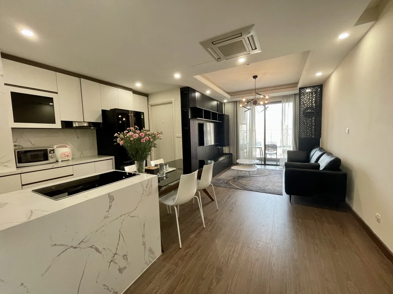 Homestay Dcapital Trần Duy Hưng - Studio Luxury Lake View