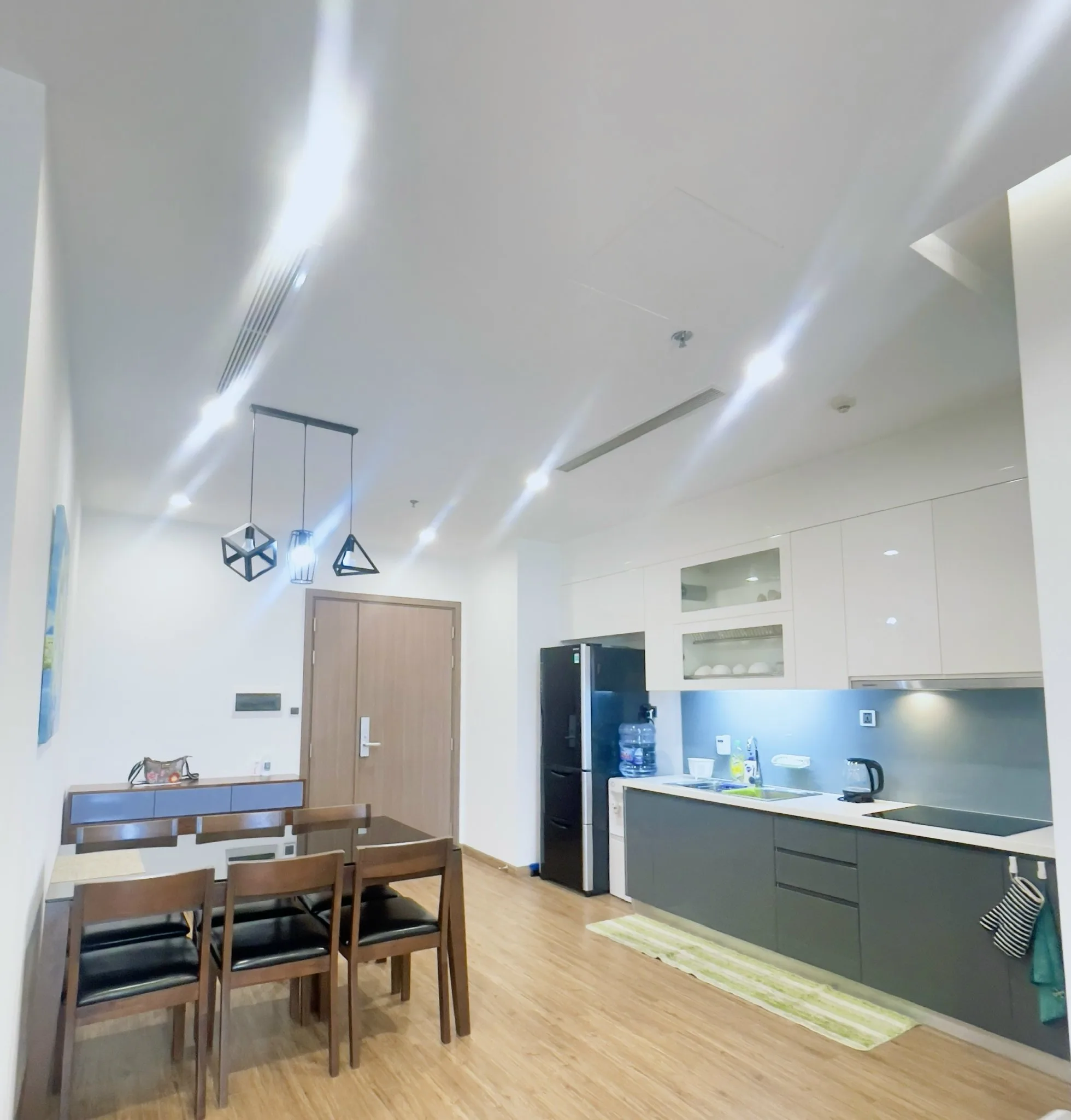 Homestay Vinhomes Metropolis - Căn hộ dịch vụ