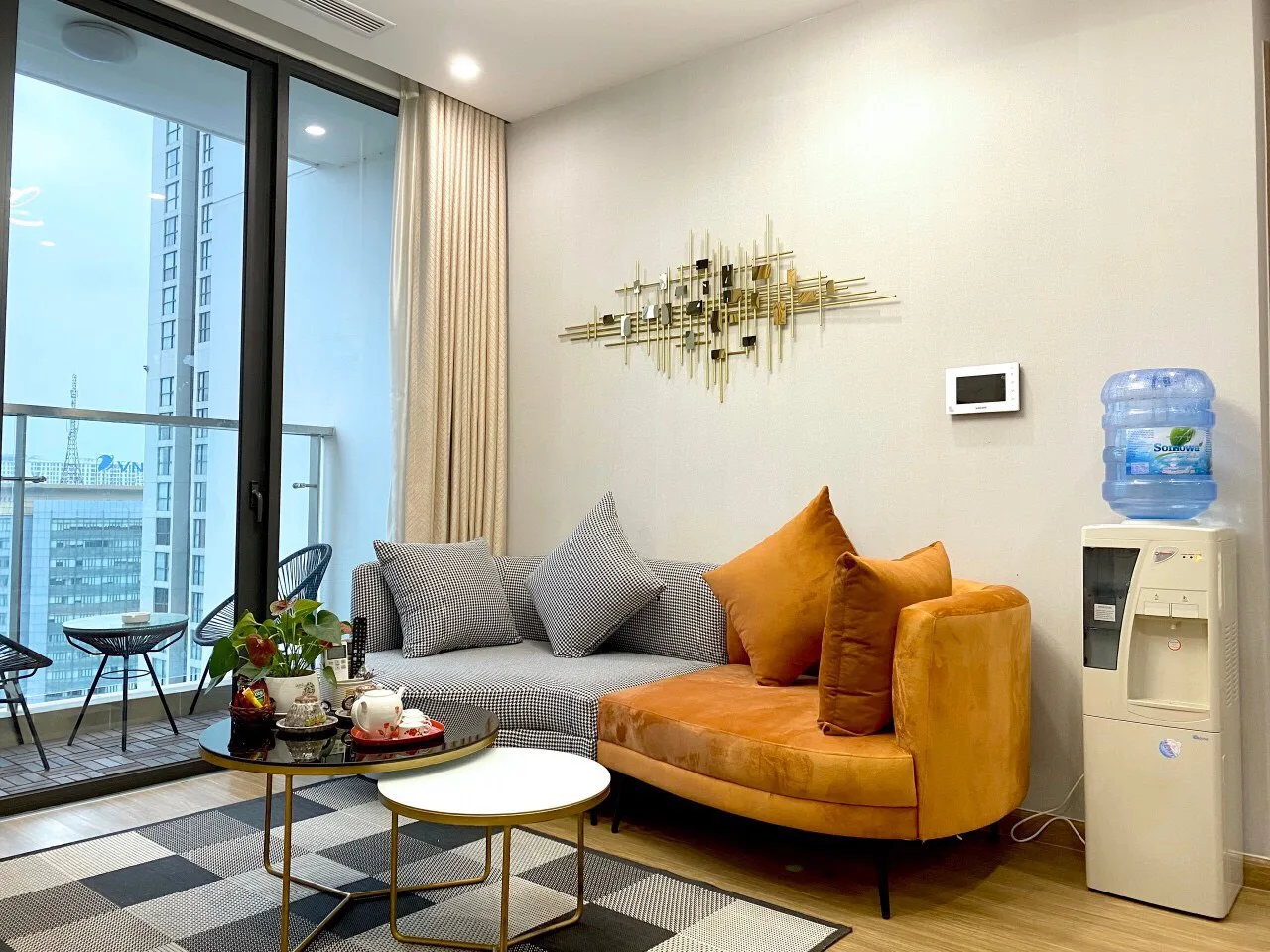 Căn Hộ Dịch Vụ Vinhomes Sky Lake - 2 BEDROOM LUXURY