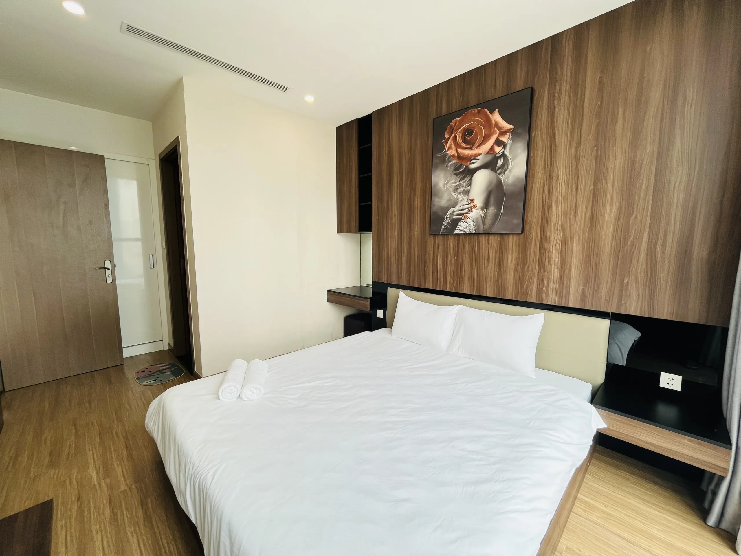 Homestay Vinhomes Sky Lake - Phong cách Vintage 2 Bed room